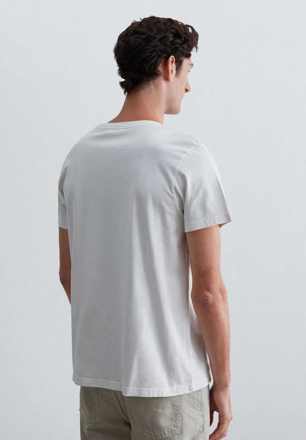 T-SHIRT SKULL BORDADA NO TOM