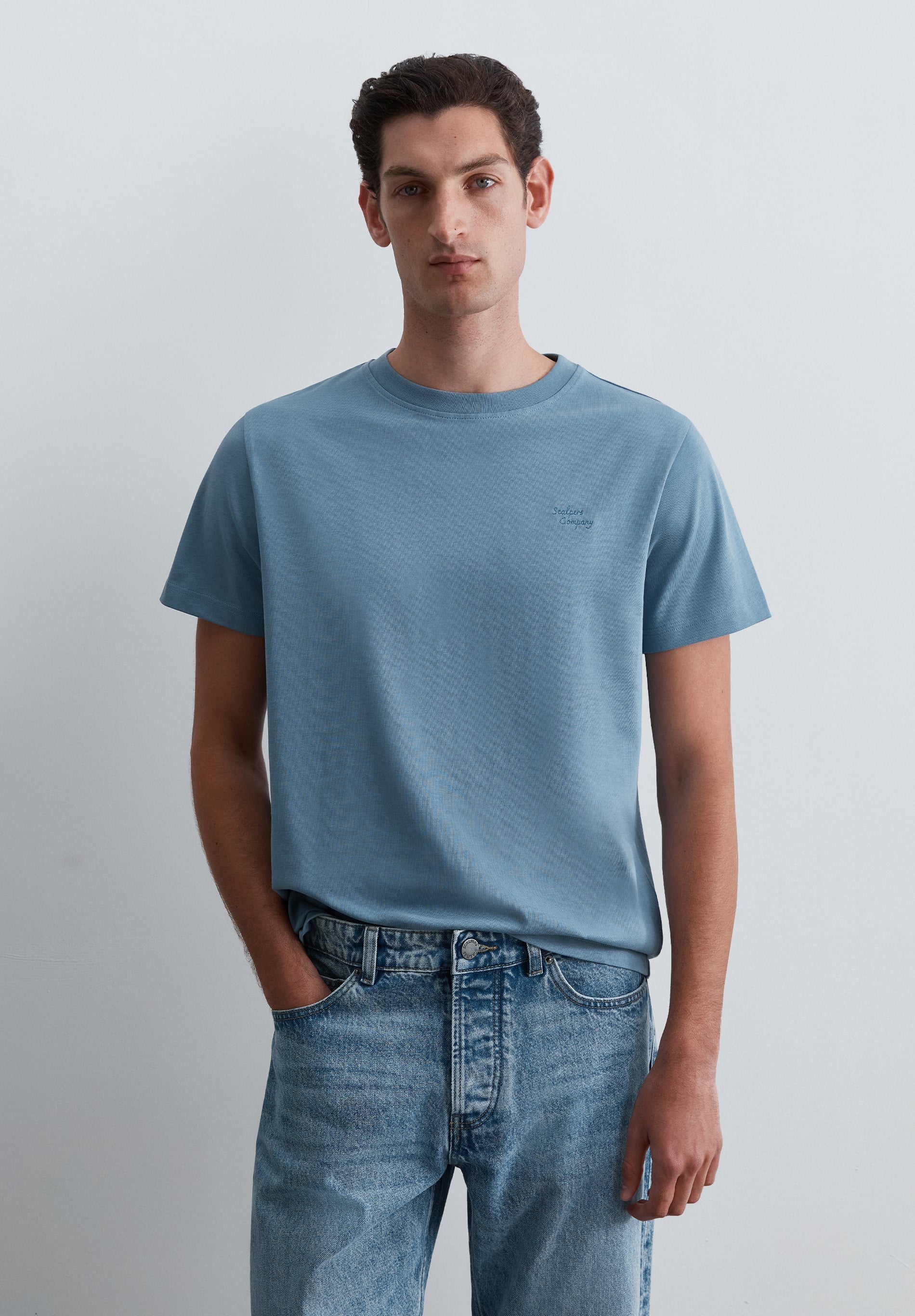 T-SHIRT BORDADA EM JERSEY PESADO