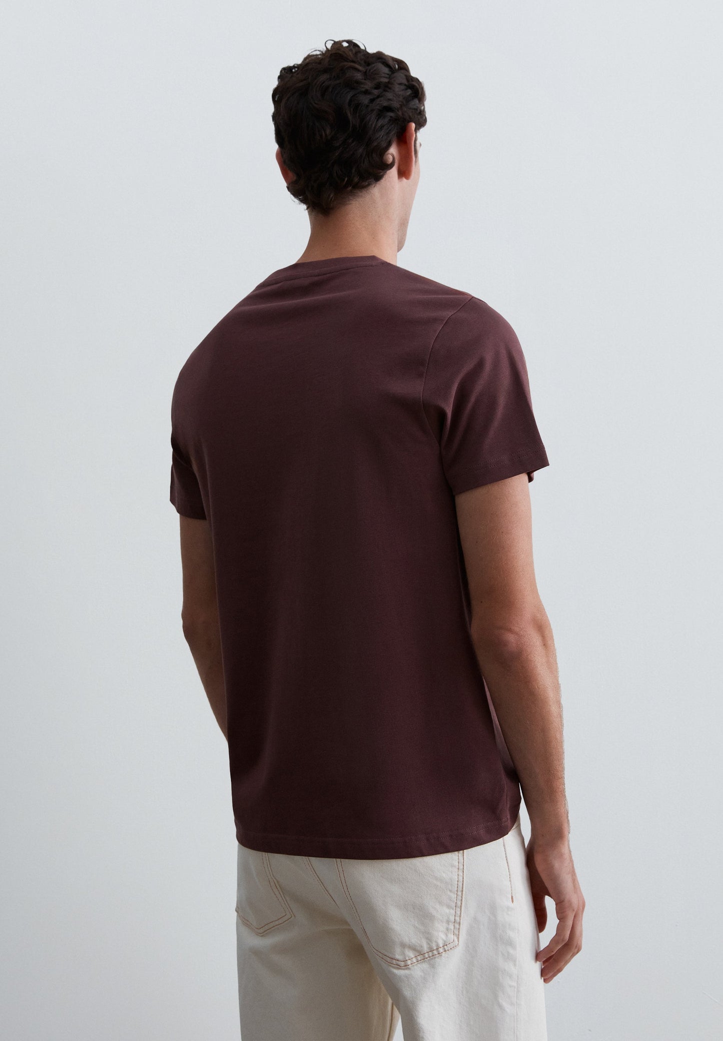 T-SHIRT BORDADA EM JERSEY PESADO