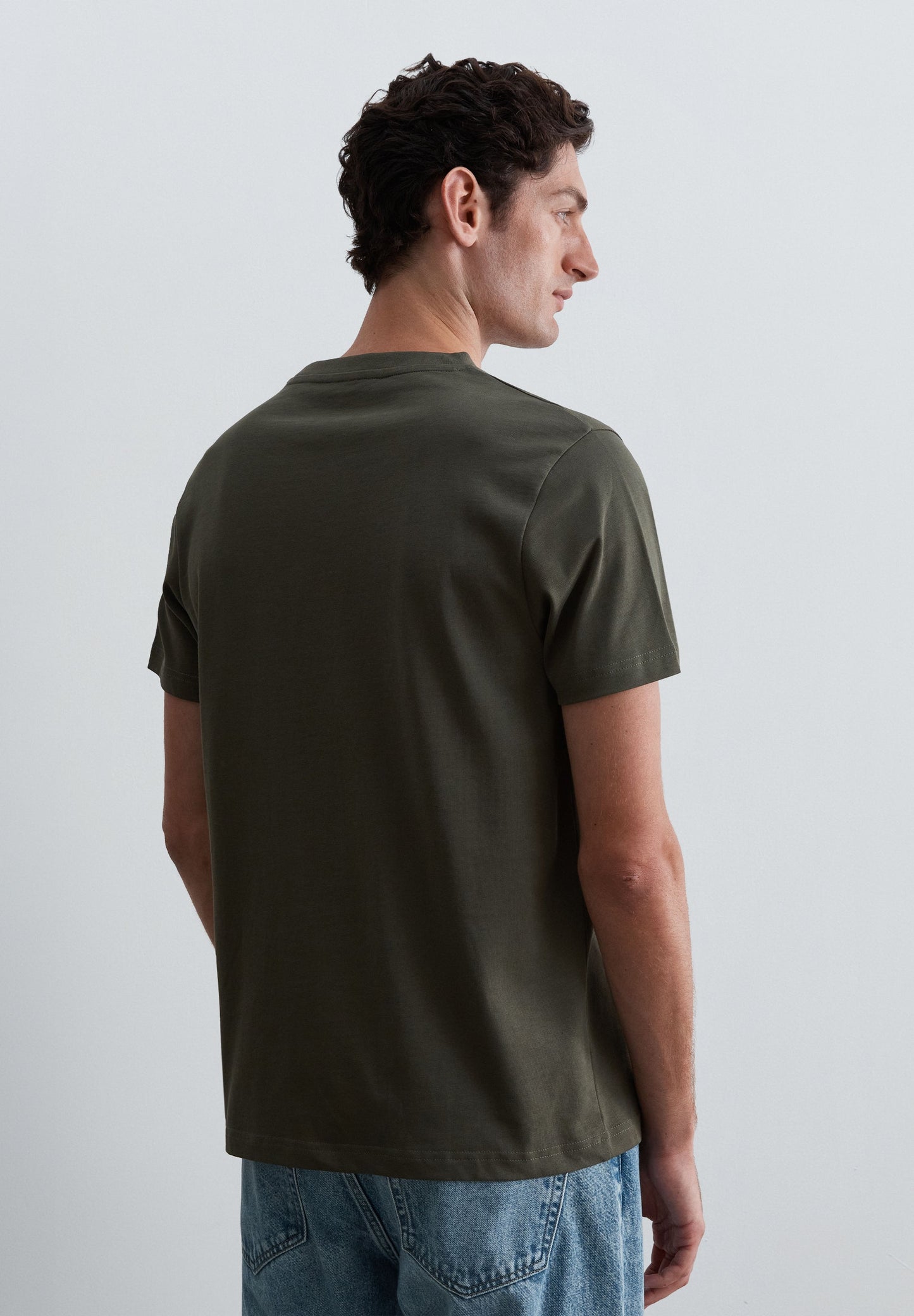 T-SHIRT BORDADA EM JERSEY PESADO