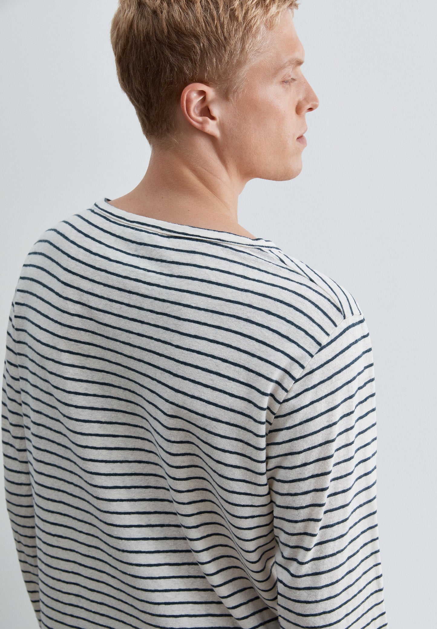T-SHIRT ÀS RISCAS EM ALGODÃO E LINHO