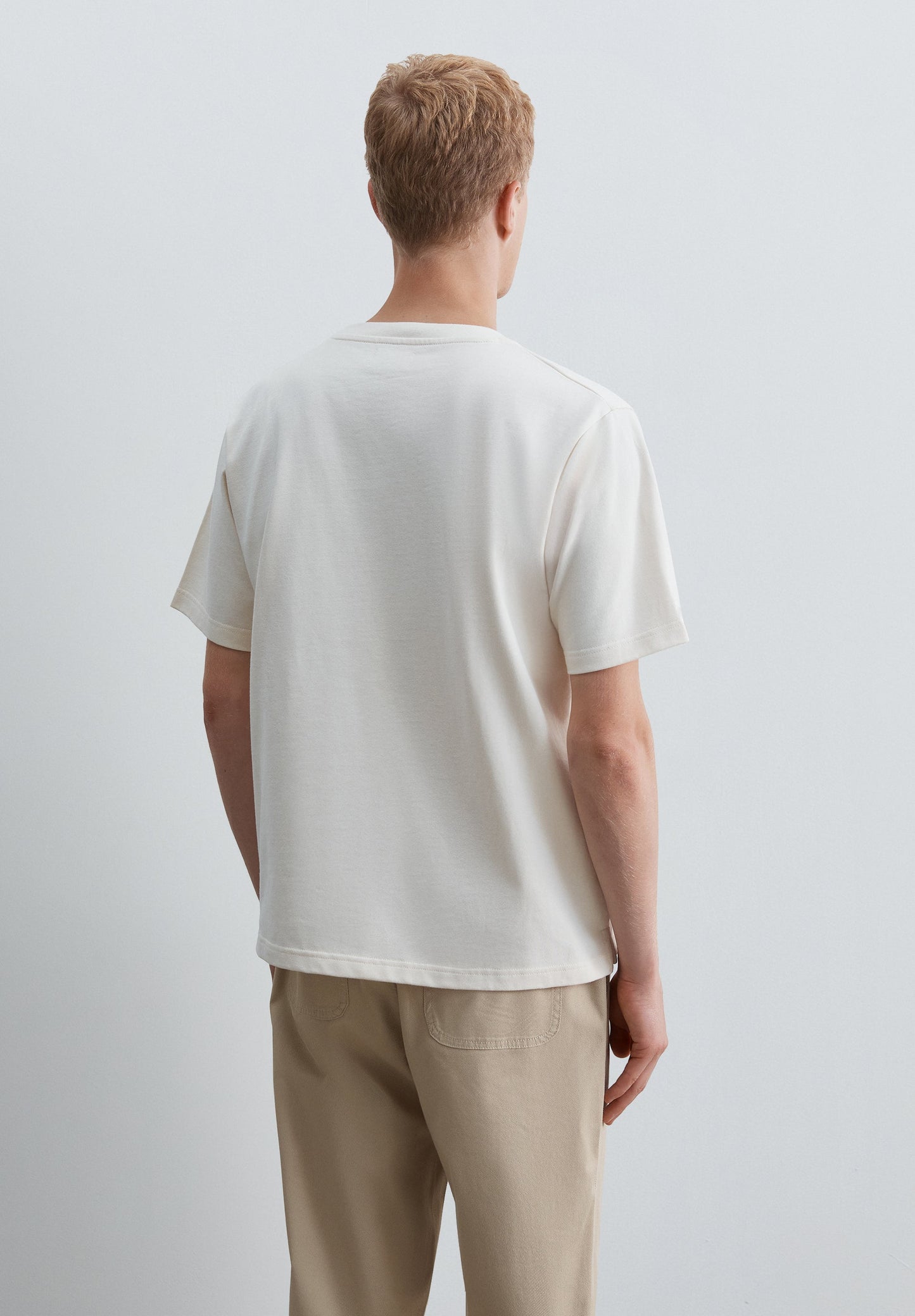 T-SHIRT COM BORDADO BOXY FIT