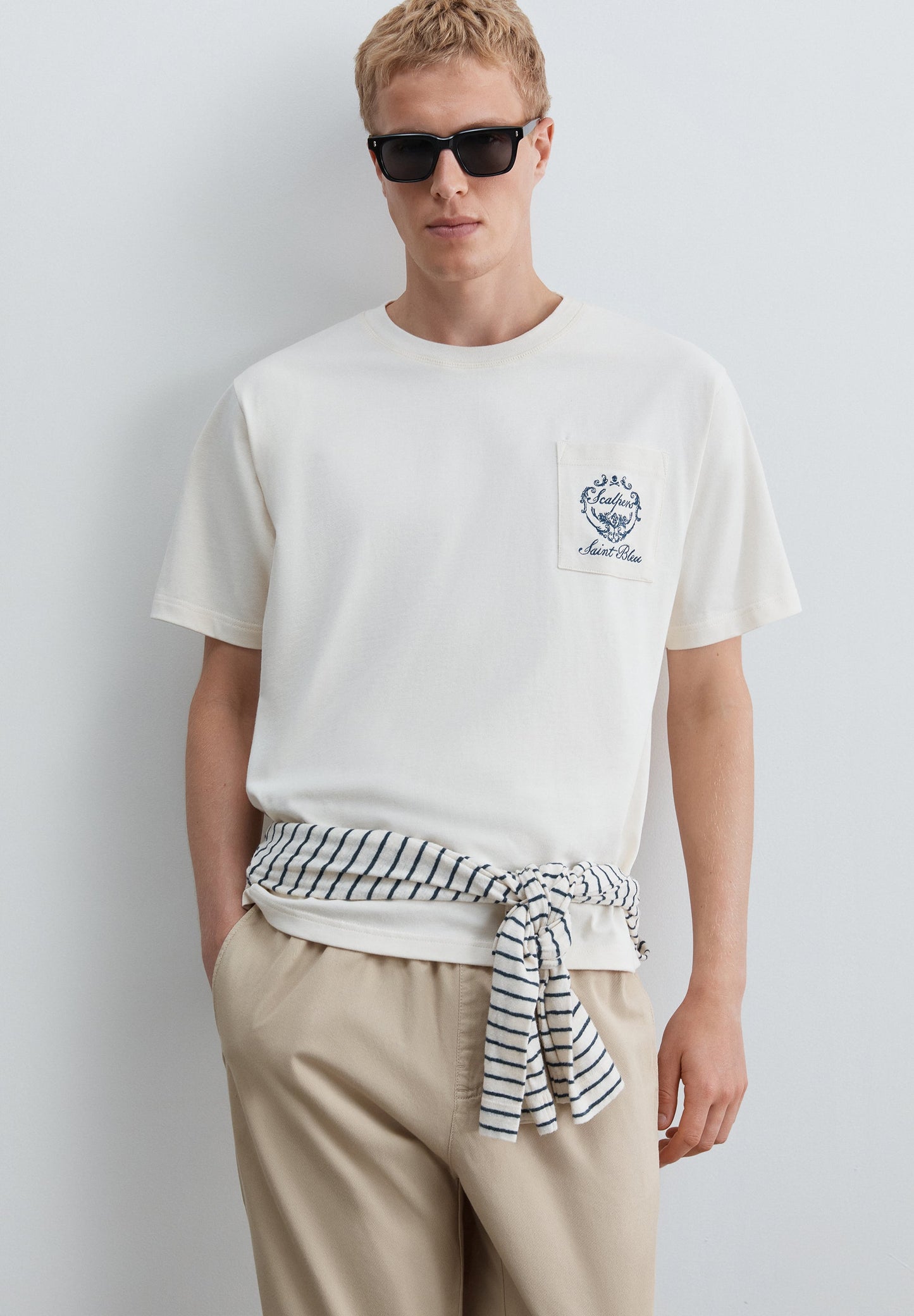 T-SHIRT COM BORDADO BOXY FIT