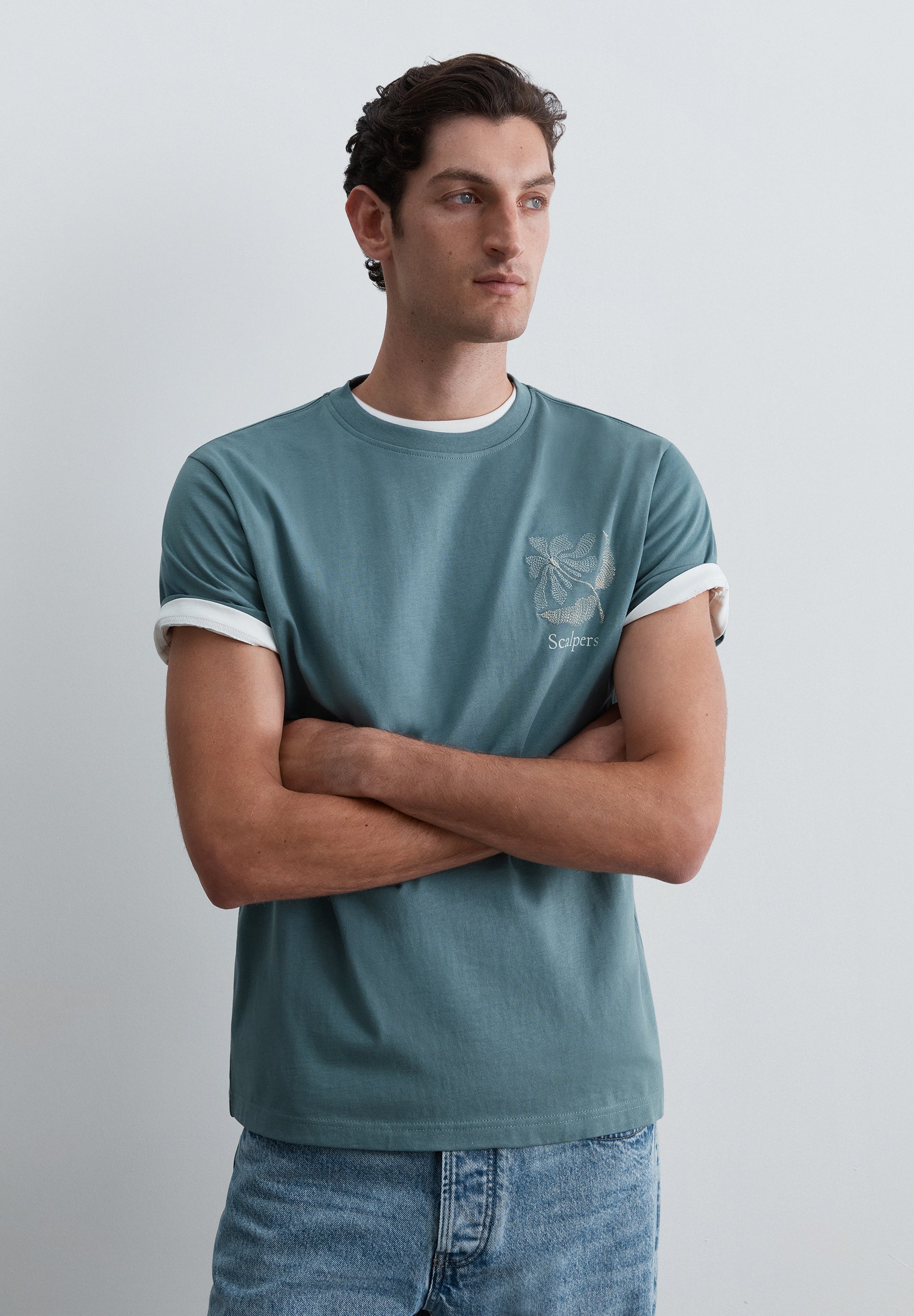 T-SHIRT REGULAR FIT BORDADA