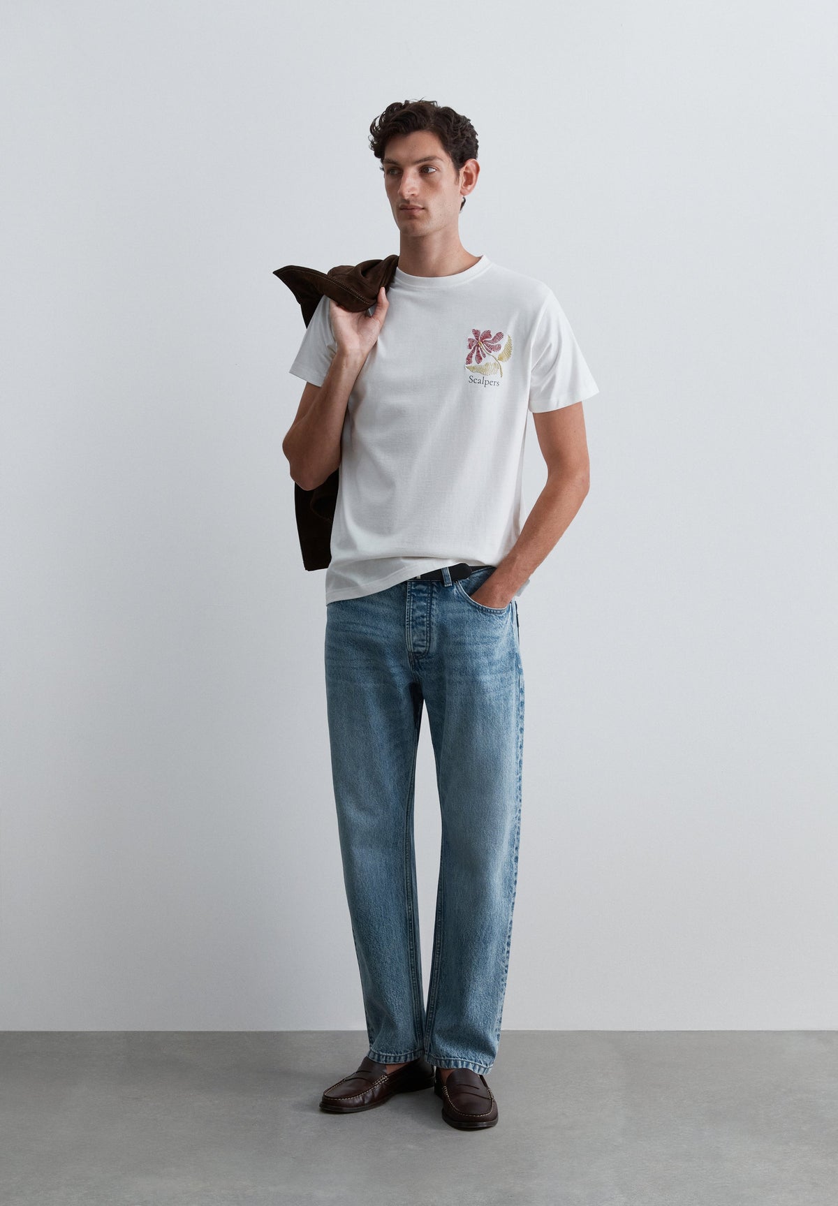 T-SHIRT REGULAR FIT BORDADA
