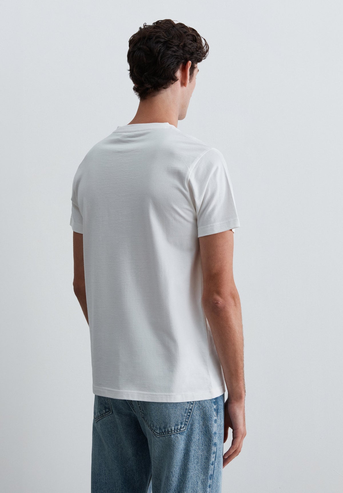 T-SHIRT REGULAR FIT BORDADA