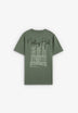 T-SHIRT COM PADRÃO E BORDADOS