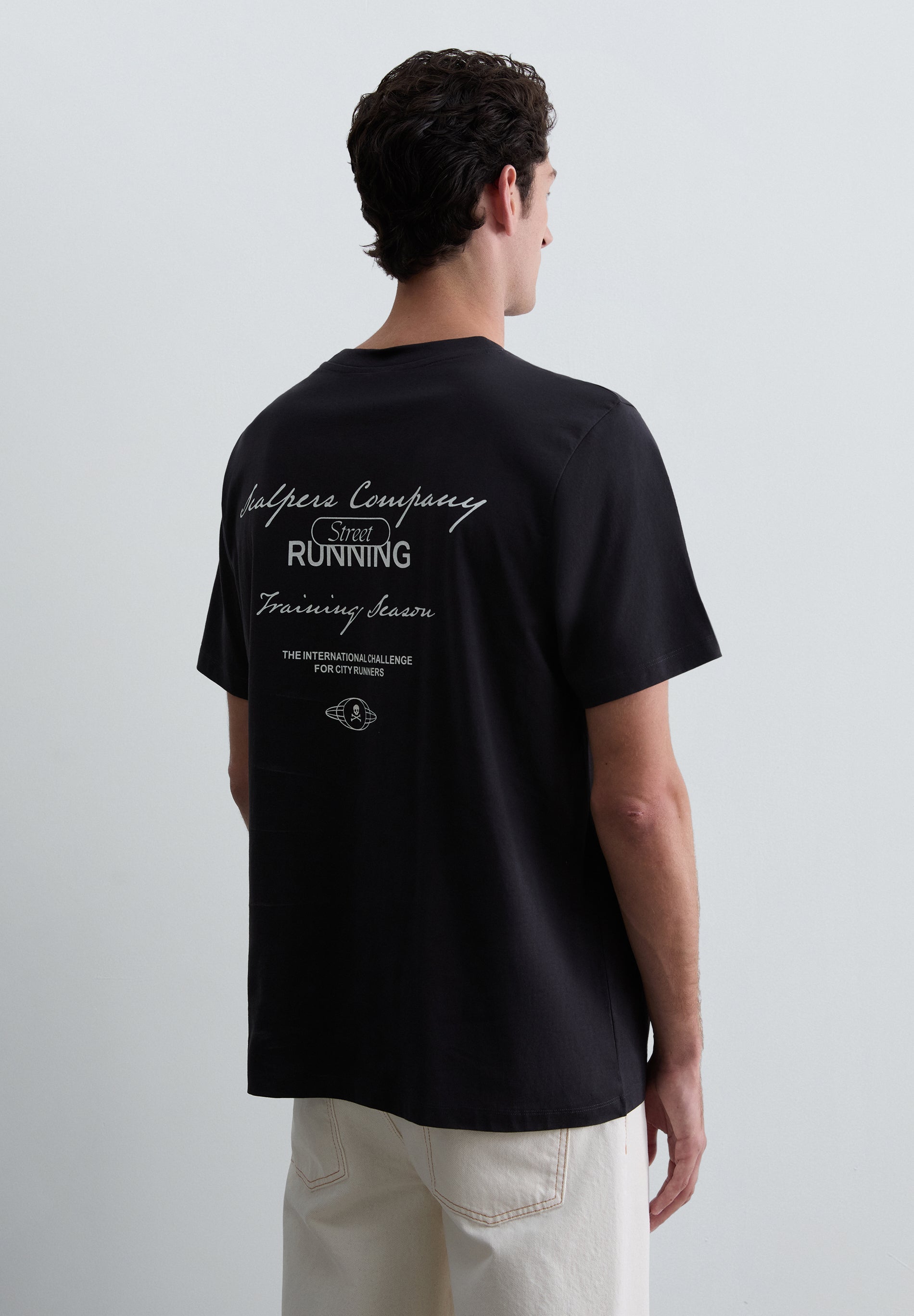 T-SHIRT COM PADRÃO STREET RUNNING