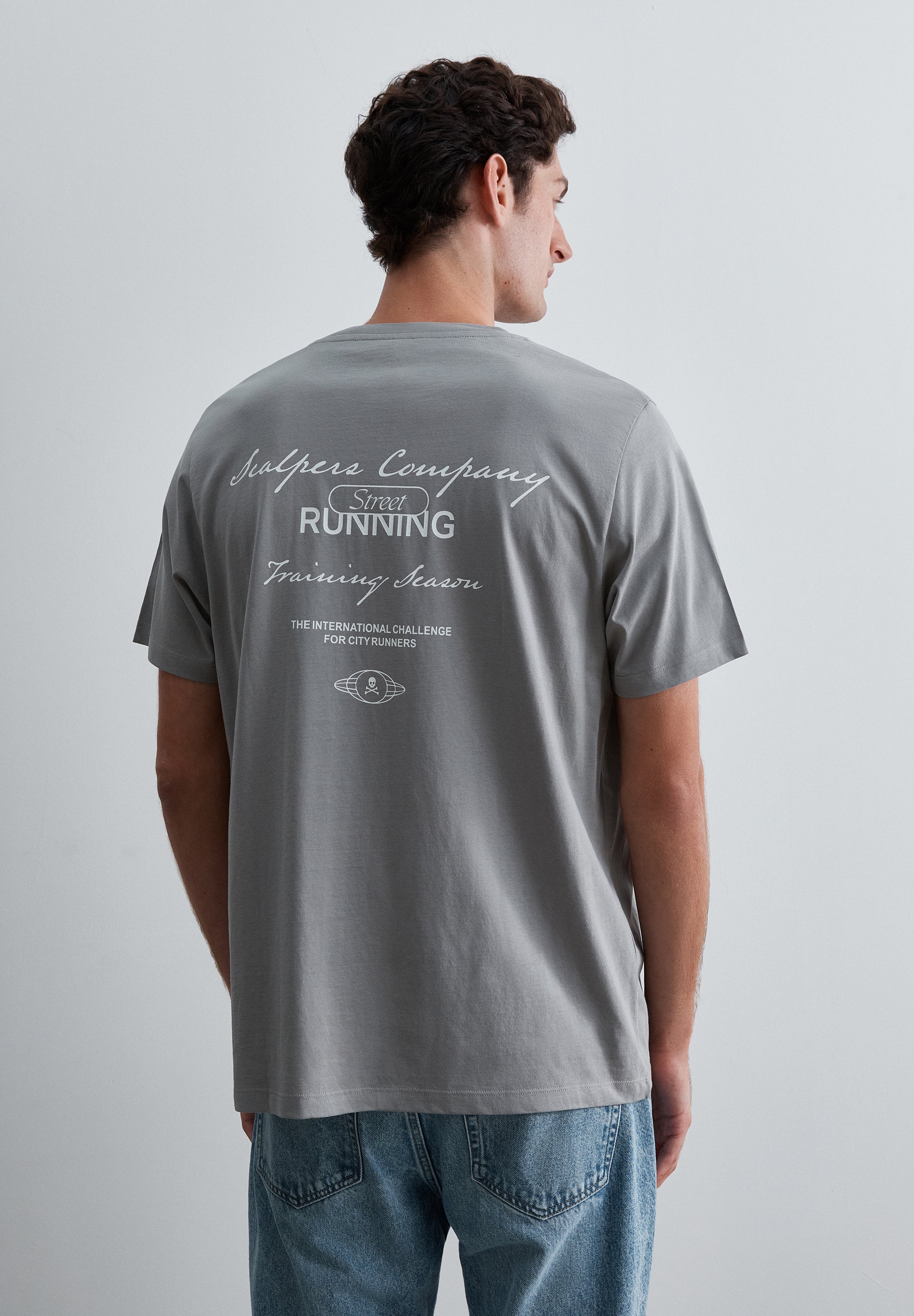 T-SHIRT COM PADRÃO STREET RUNNING