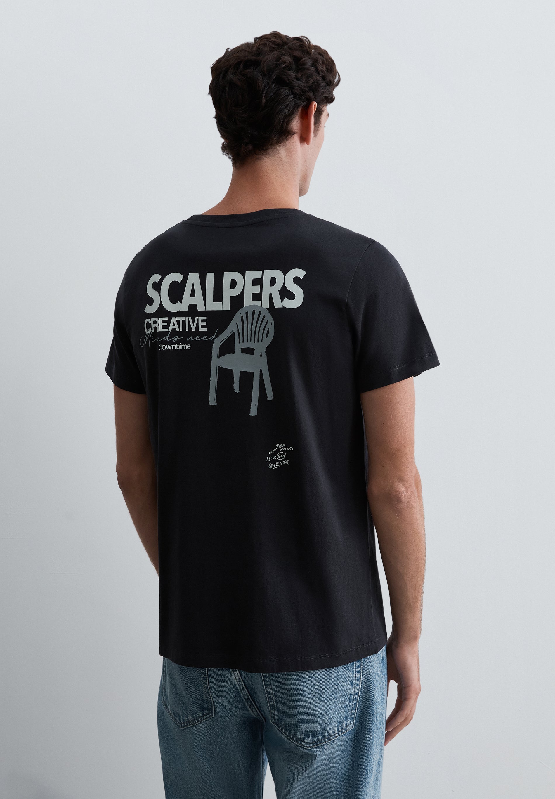 T-SHIRT REGULAR FIT PADRÃO EM CONTRASTE