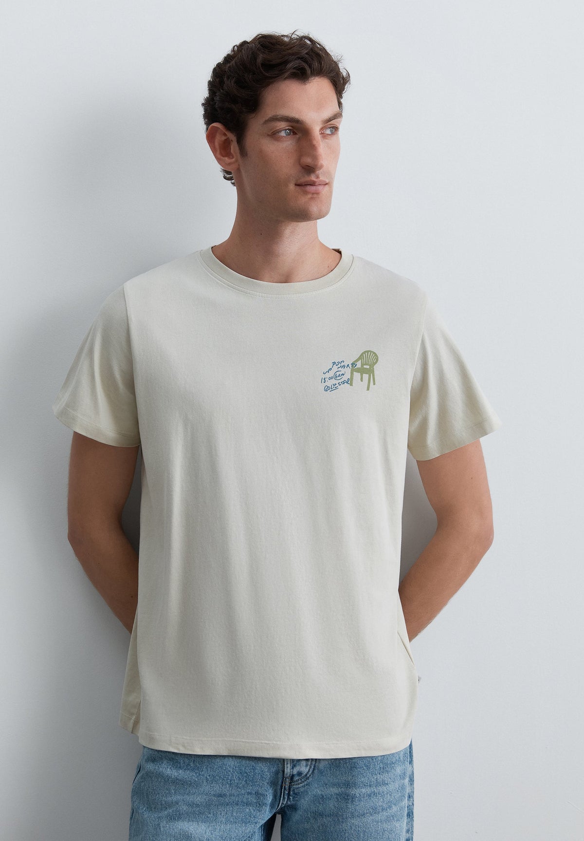T-SHIRT REGULAR FIT PADRÃO EM CONTRASTE