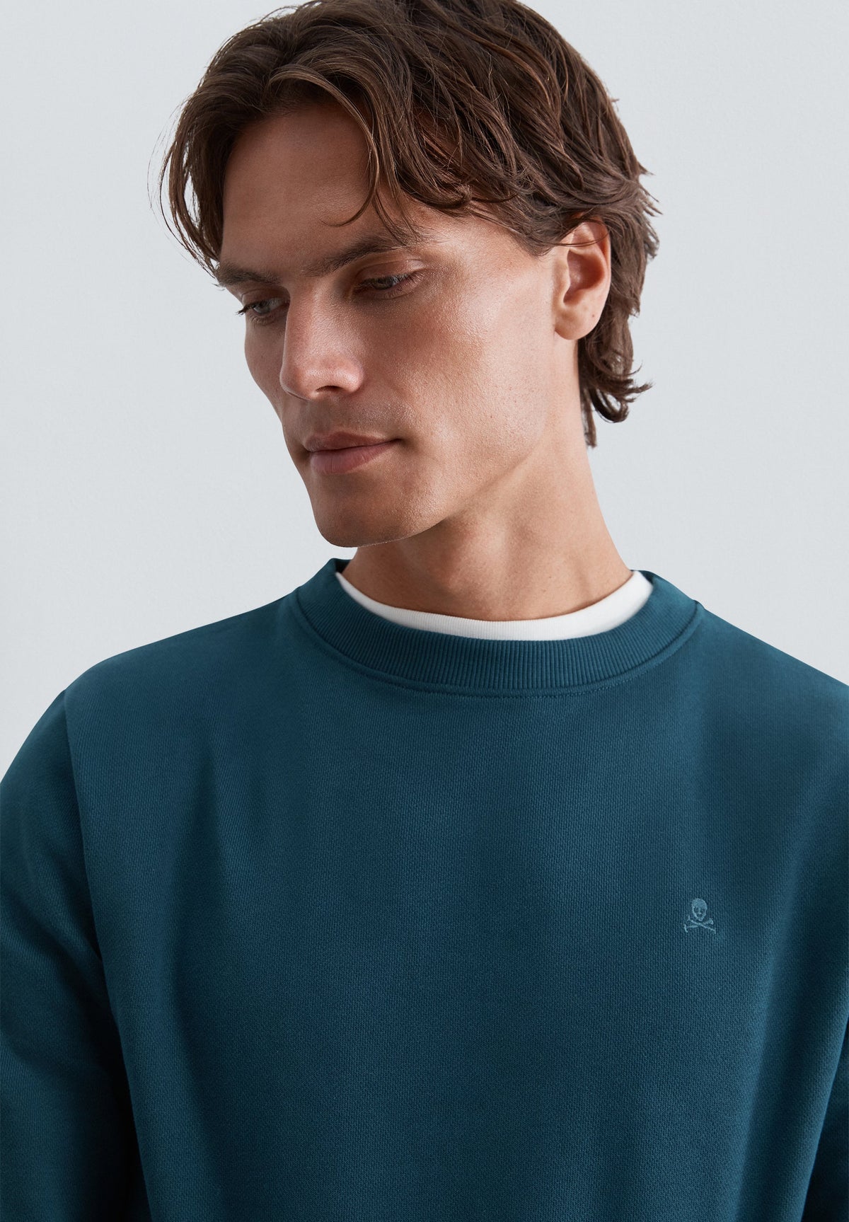 SWEATSHIRT CREWNECK COM BORDADO NO TOM