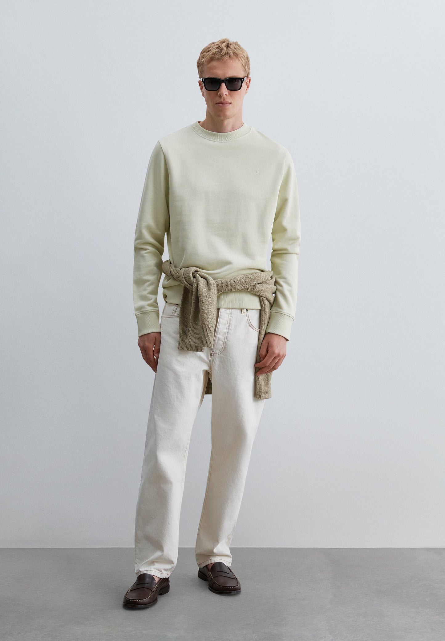 SWEATSHIRT CREWNECK COM BORDADO NO TOM