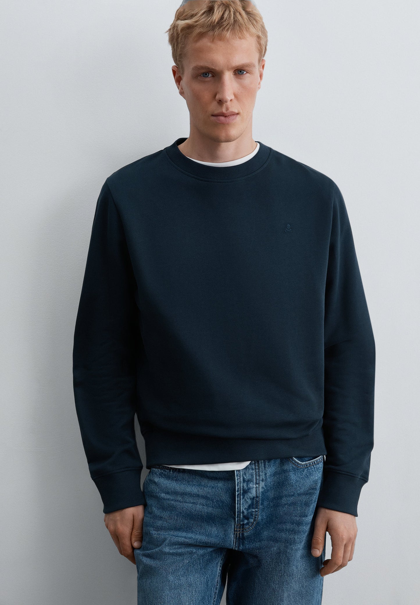 SWEATSHIRT CREWNECK COM BORDADO NO TOM