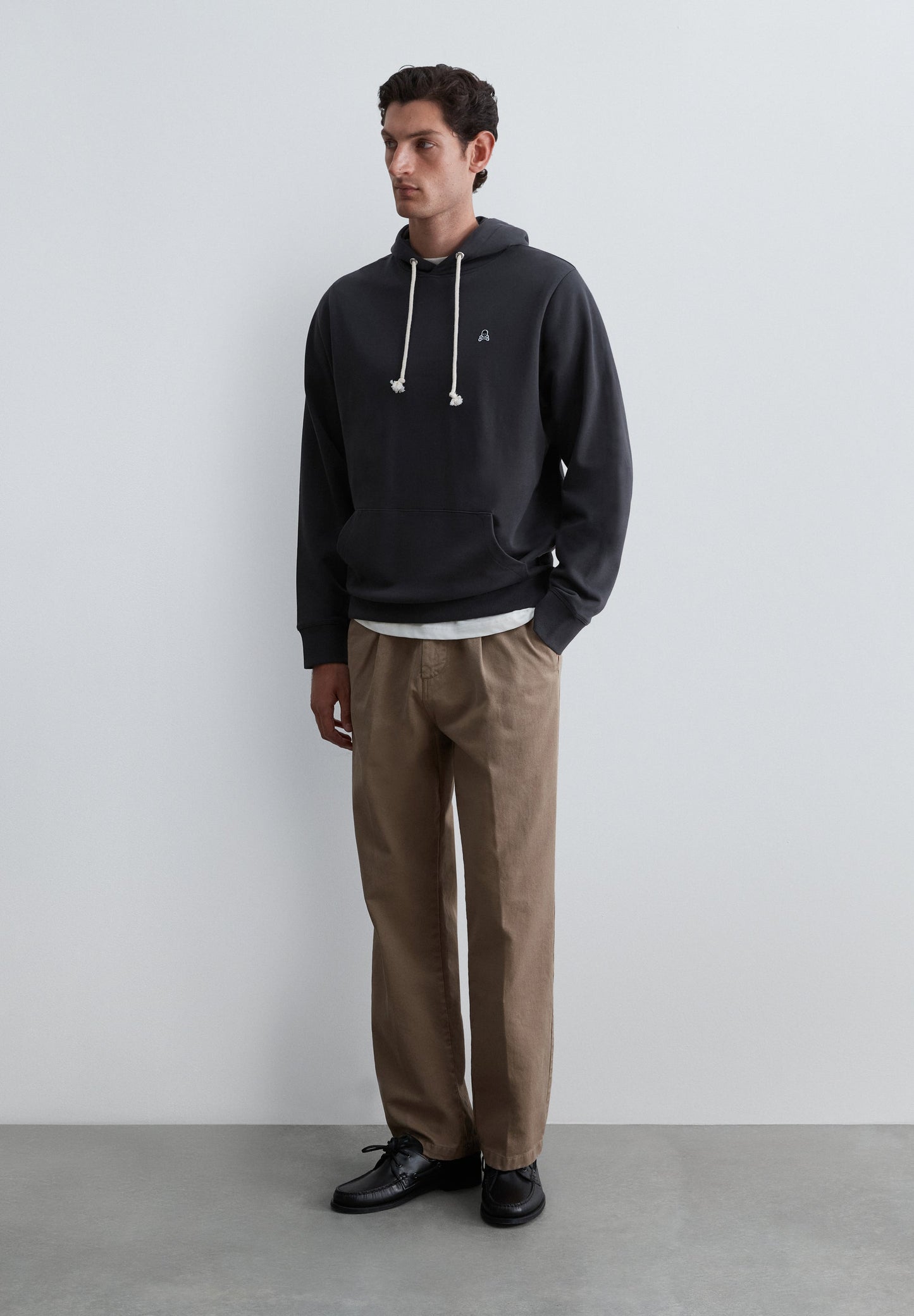 SWEATSHIRT COM CAPUZ WASHED