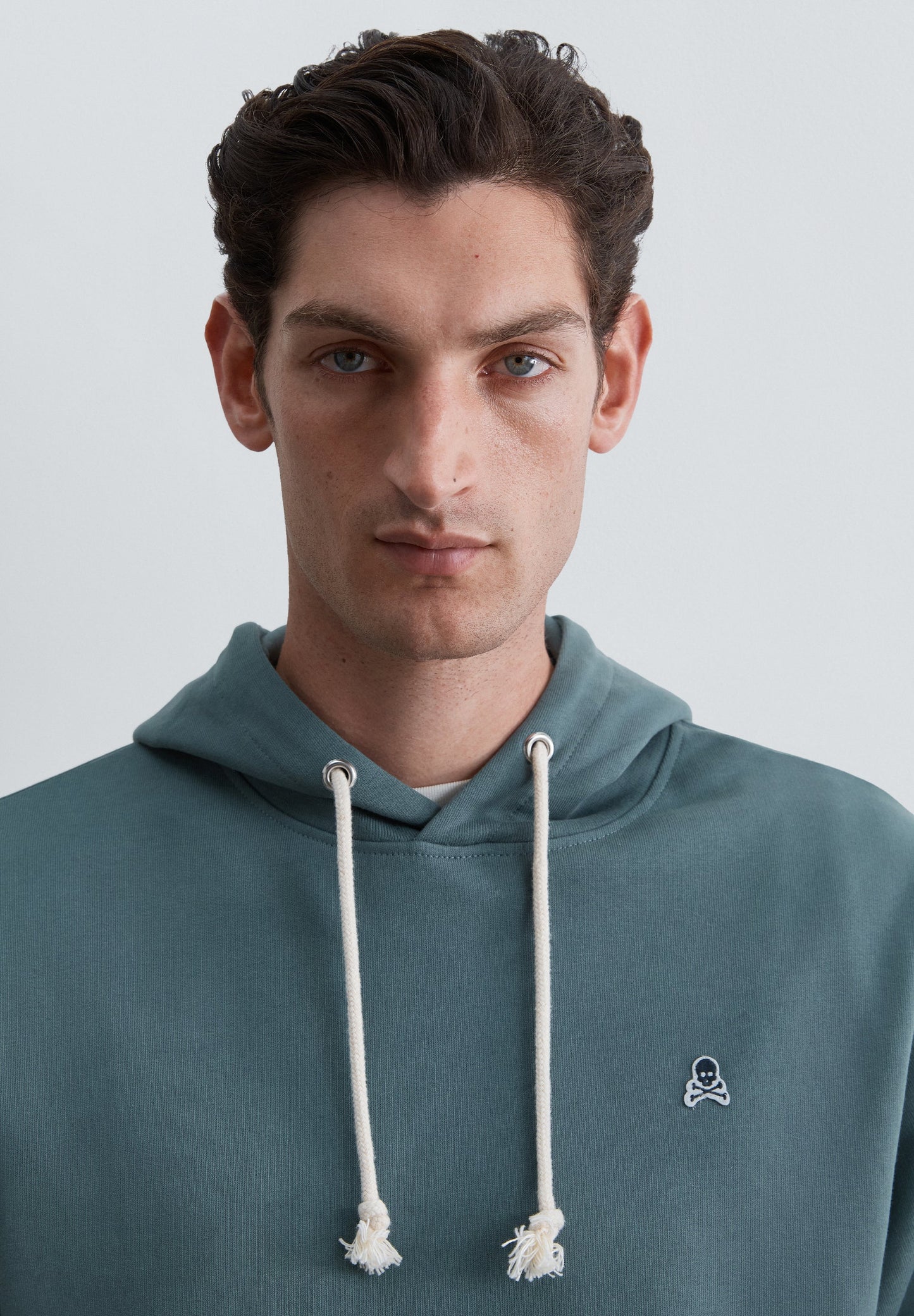 SWEATSHIRT COM CAPUZ WASHED