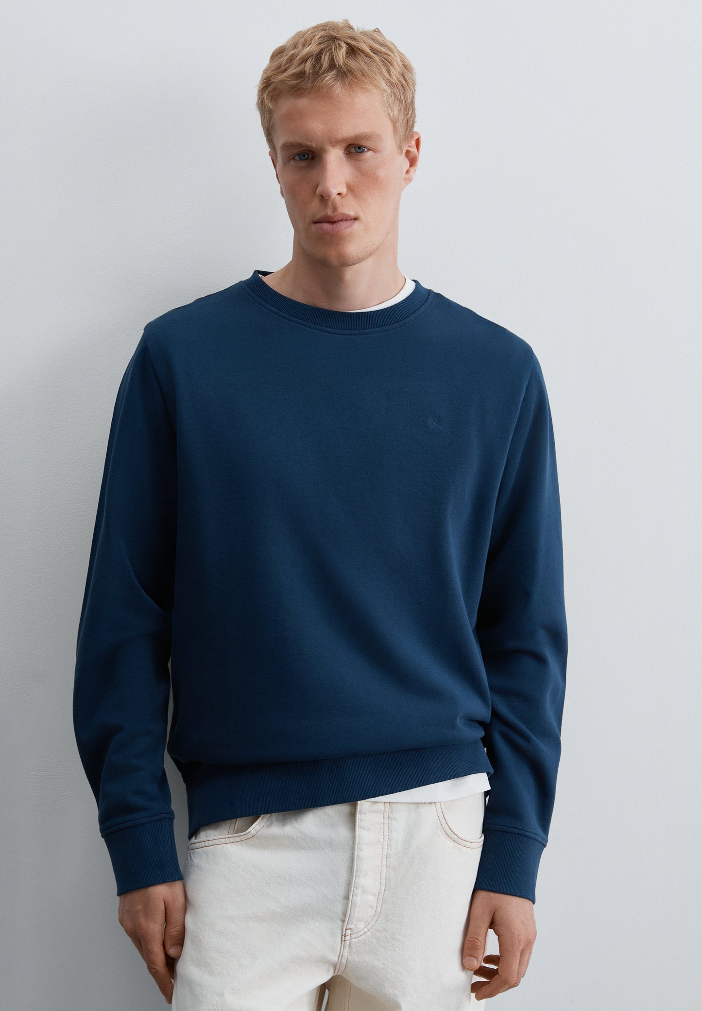 SWEATSHIRT COM LOGÓTIPO EM RELEVO