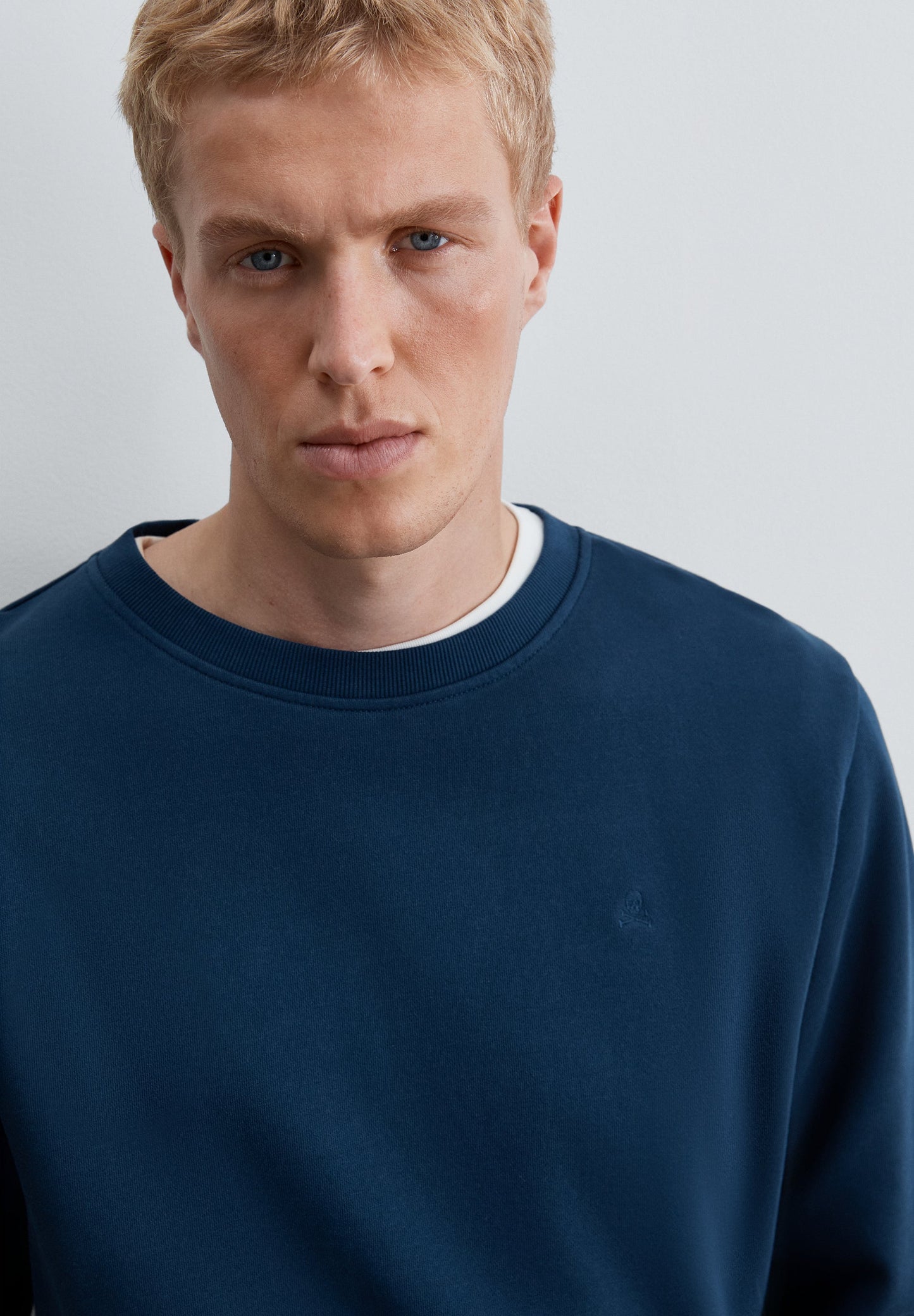 SWEATSHIRT COM LOGÓTIPO EM RELEVO