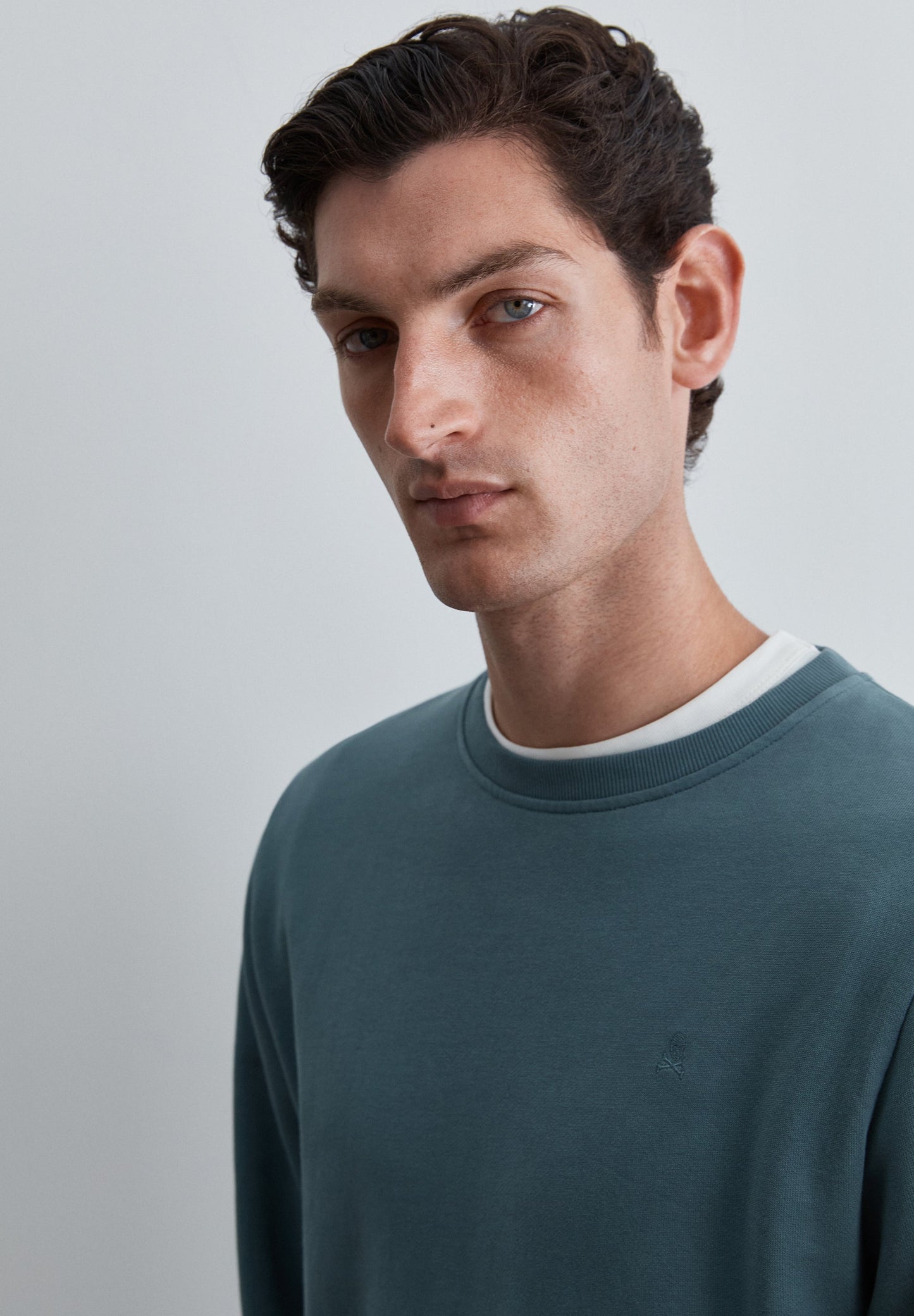 SWEATSHIRT COM LOGÓTIPO EM RELEVO