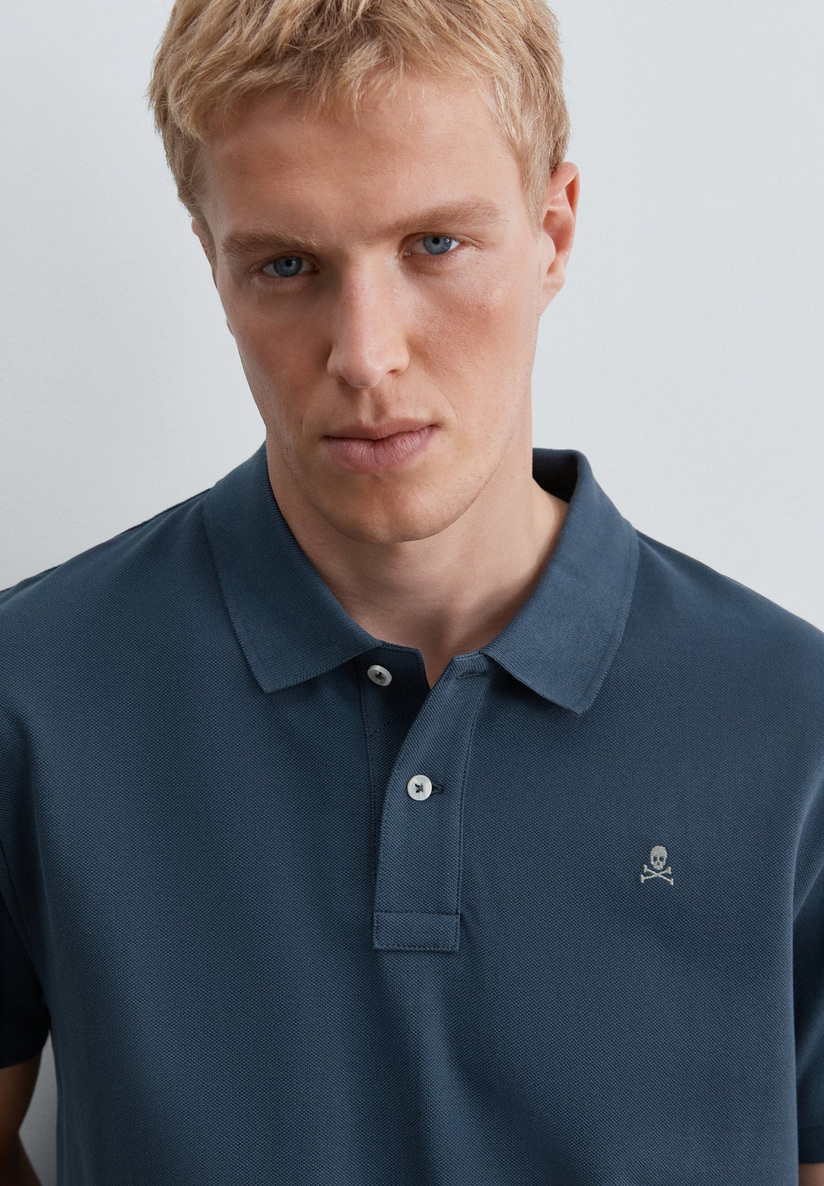 CAMISA POLO SKULL EM CONTRASTE