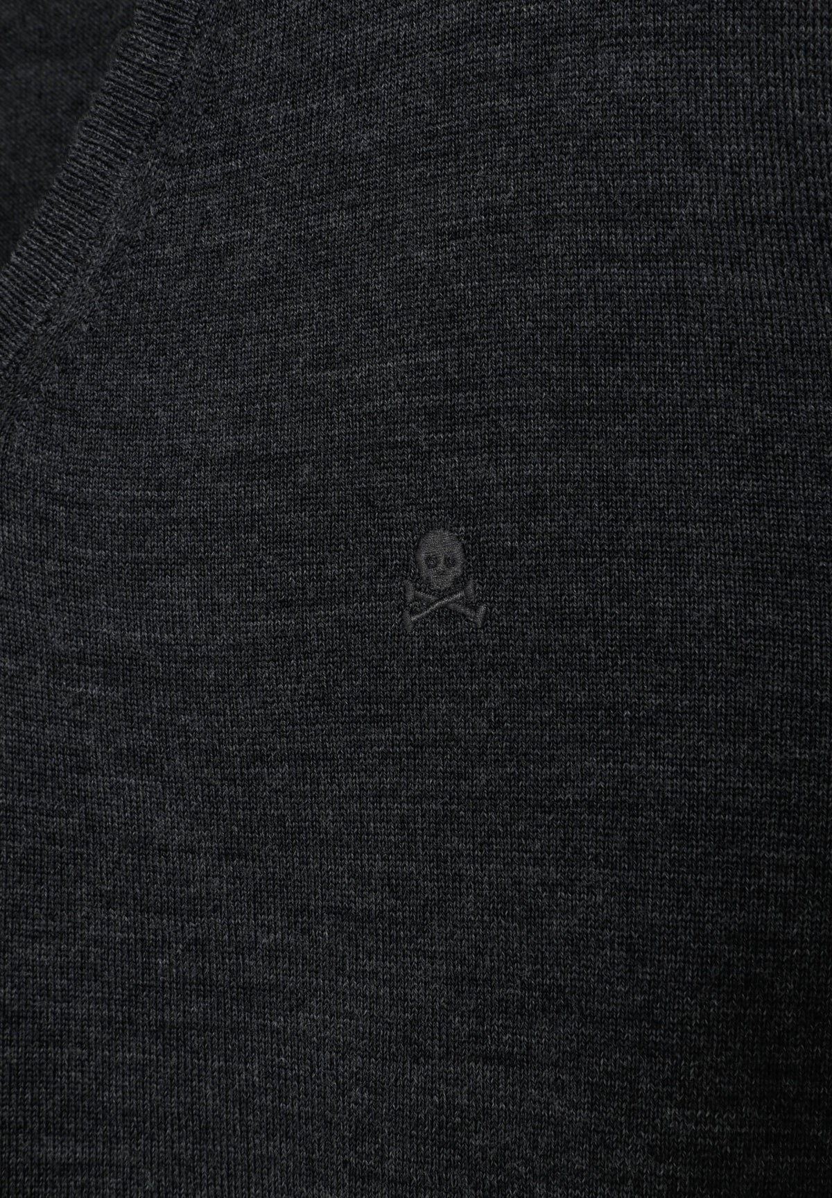 SWEATER DE LÃ COM DECOTE EM V