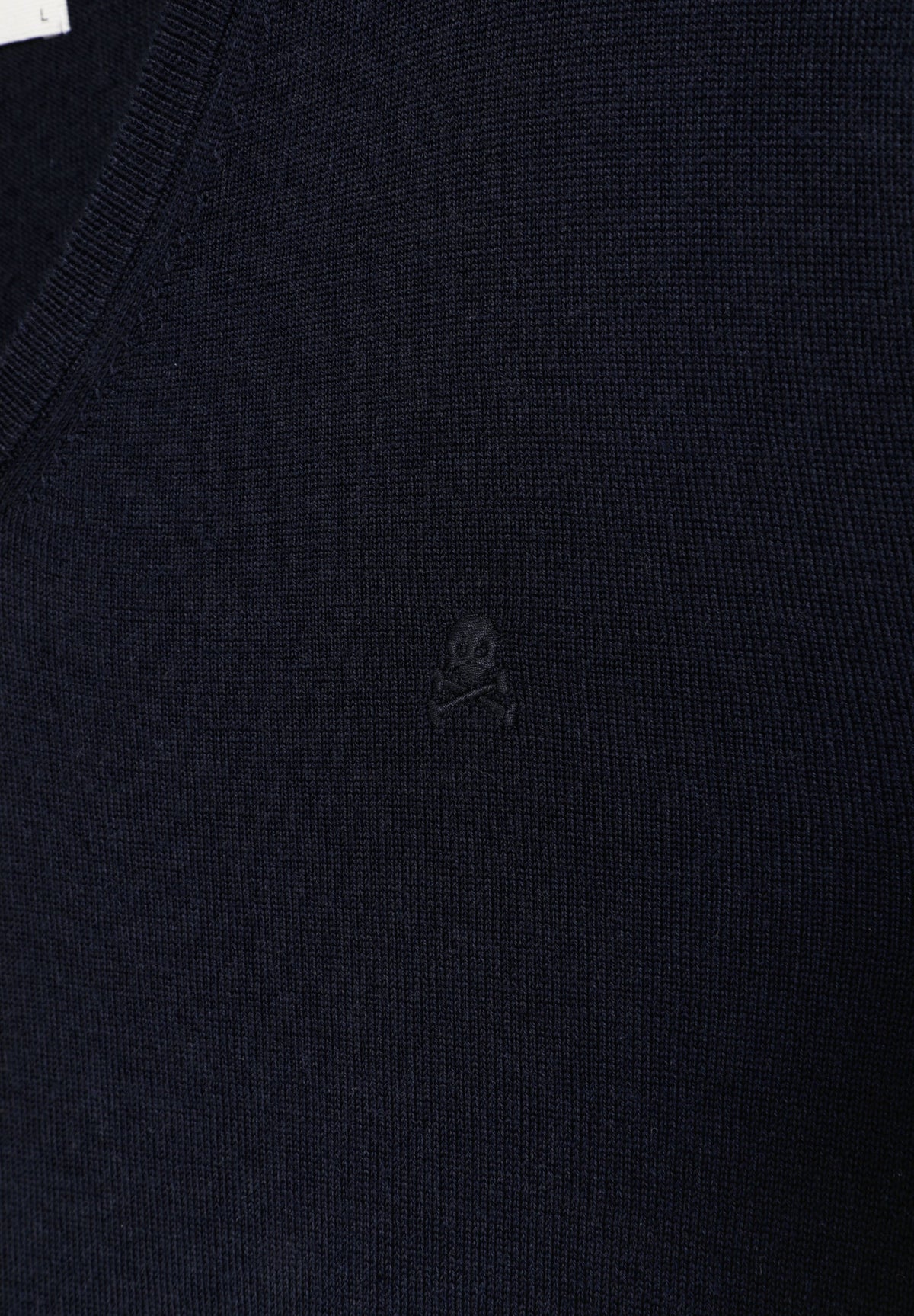 SWEATER DE LÃ COM DECOTE EM V