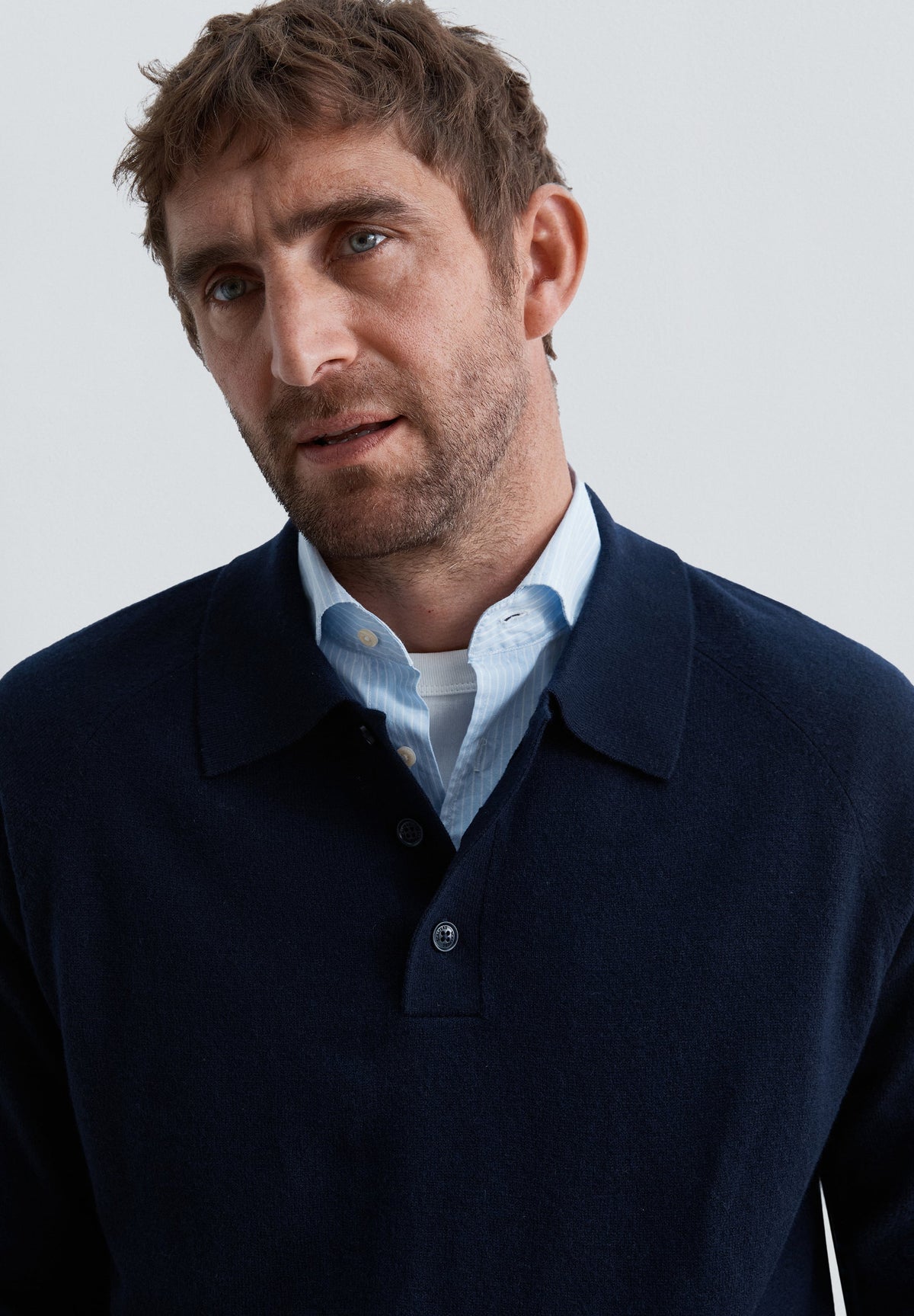 SWEATER DE LÃ MERINO COM GOLA TIPO CAMISA POLO