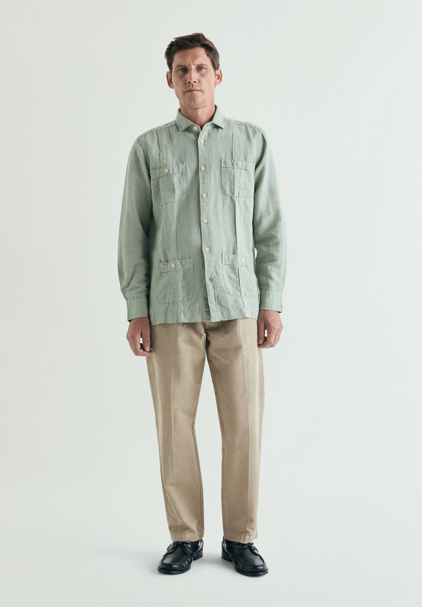 CAMISA TIPO CASACO SAFARI EM LINHO