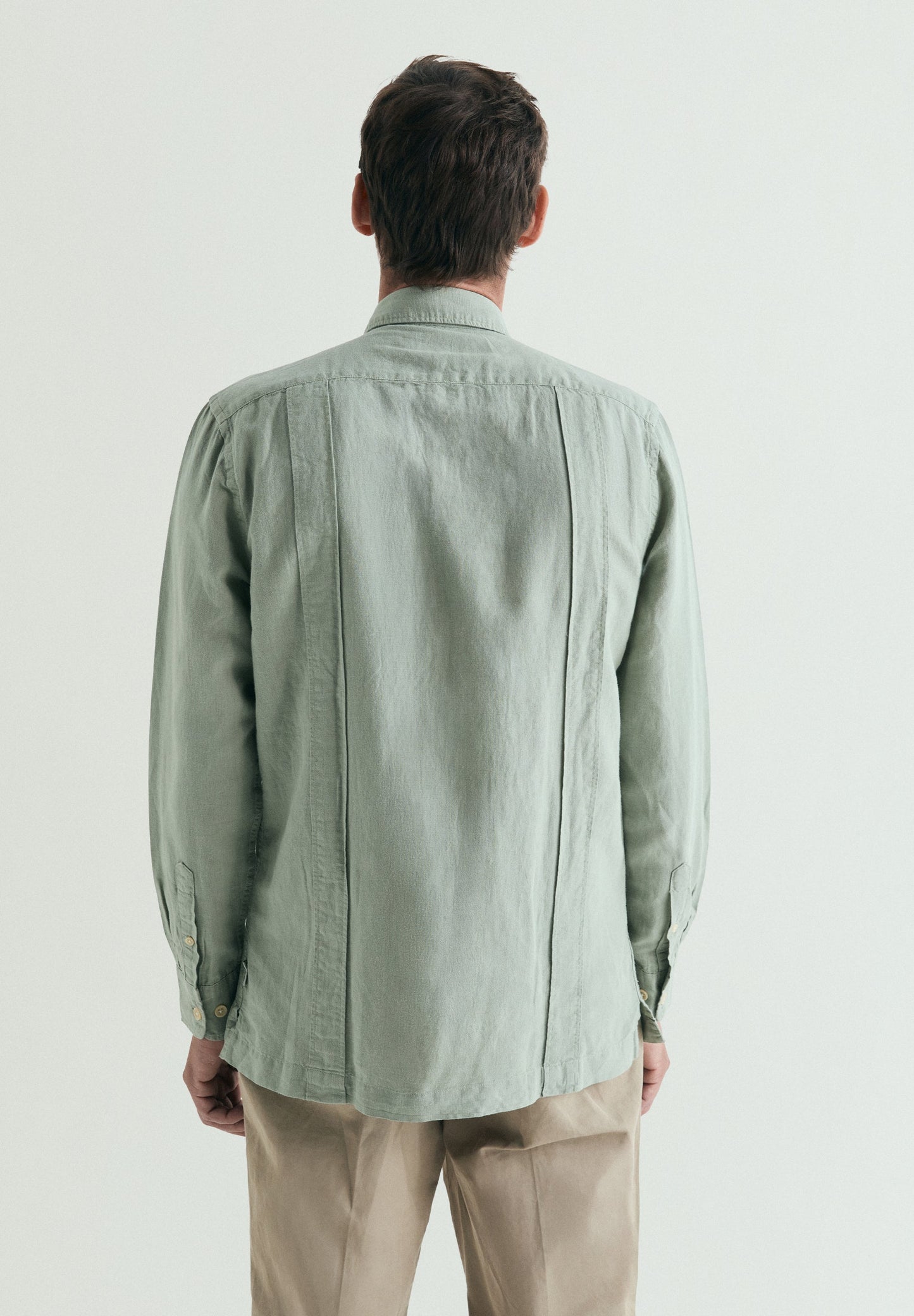 CAMISA TIPO CASACO SAFARI EM LINHO