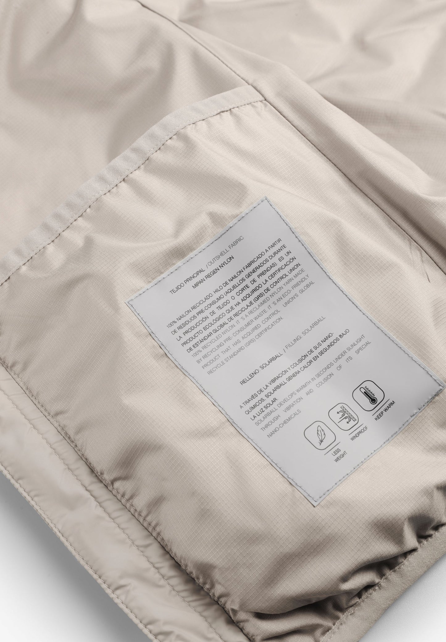 COLETE ACOLCHOADO COM SKULL E REMENDO