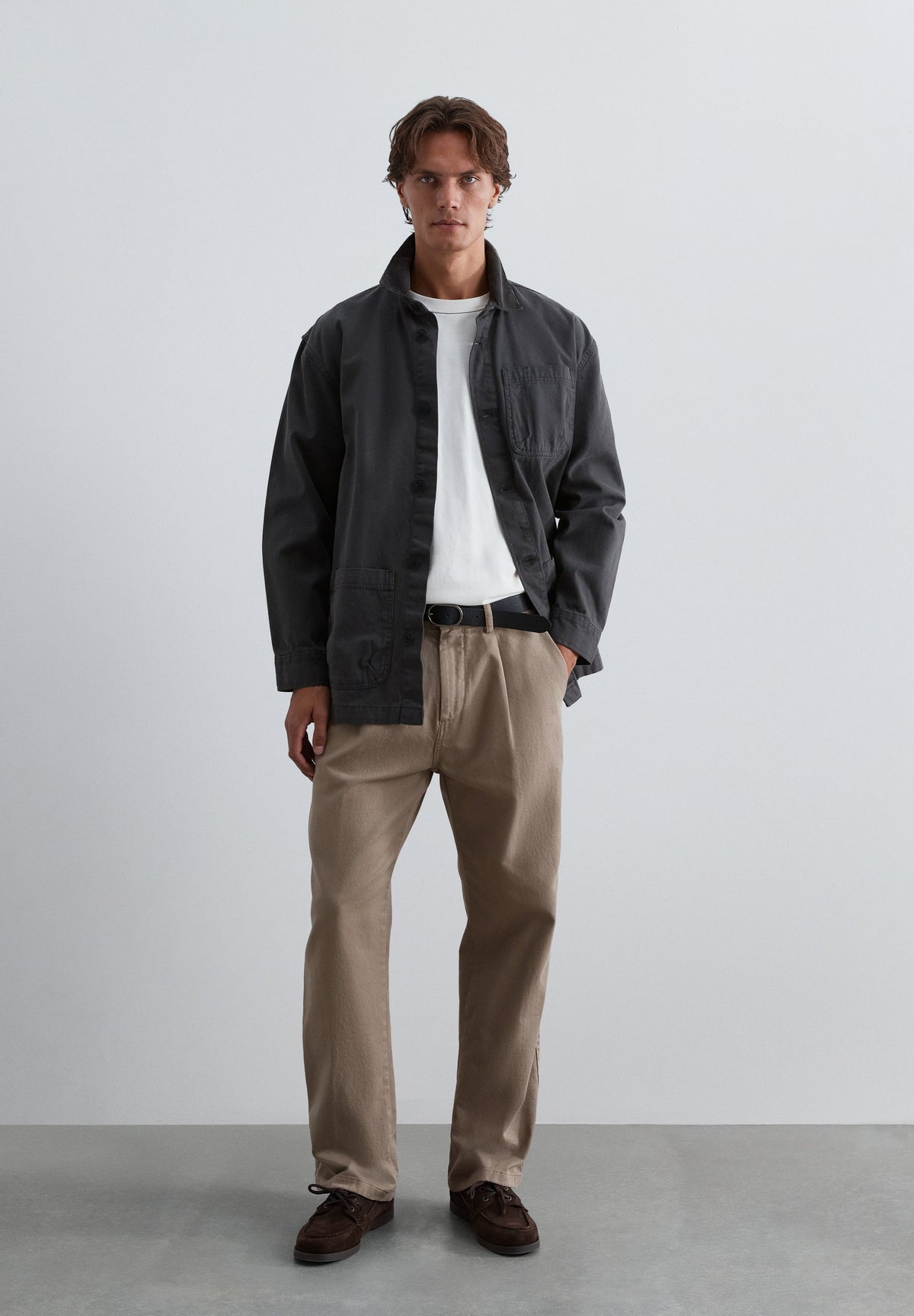 CAMISA COMPRIDA COM BOLSOS DESBOTADA