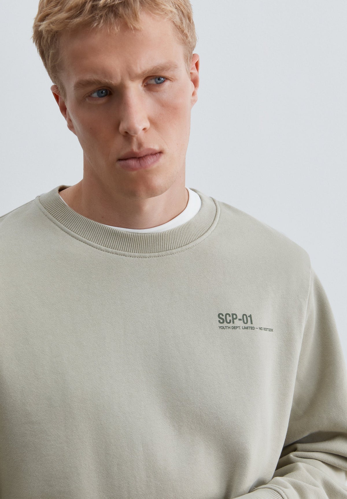 SWEATSHIRT COM PADRÃO A CONTRASTAR