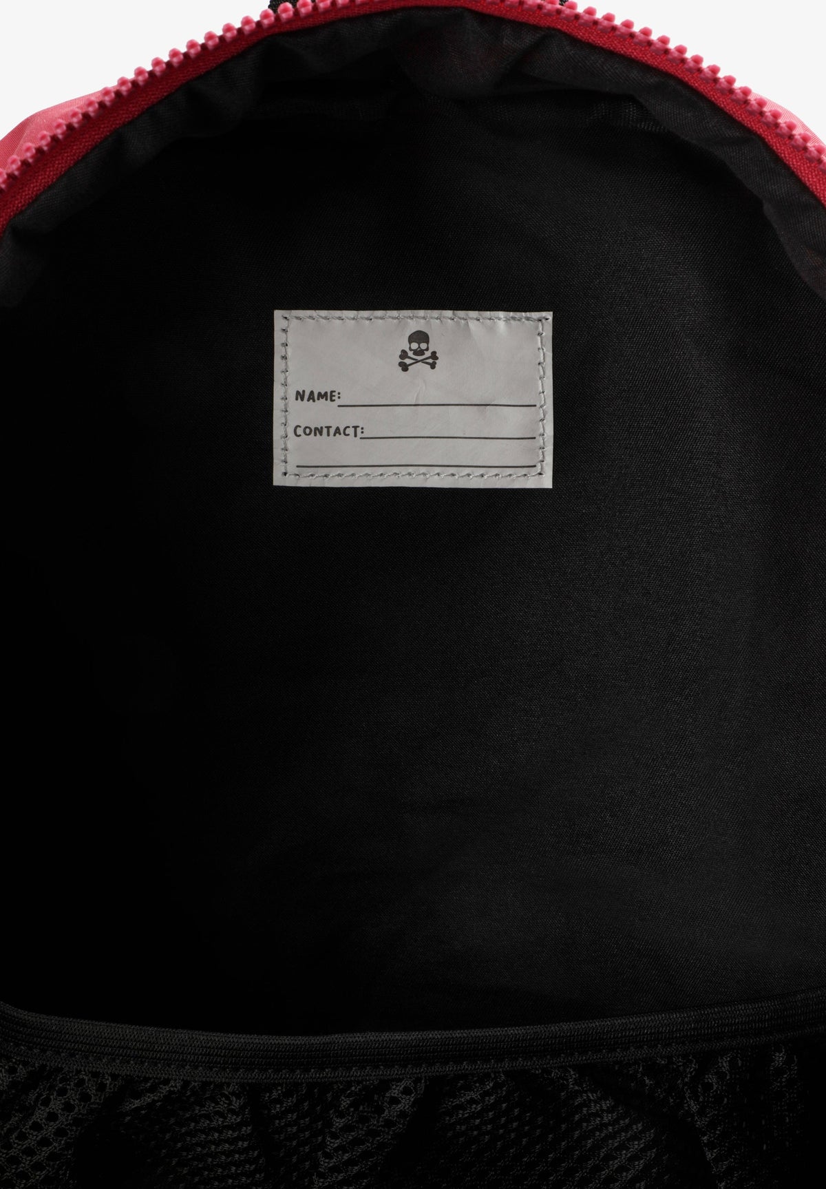 MOCHILA COM LOGÓTIPO ENGOMADO