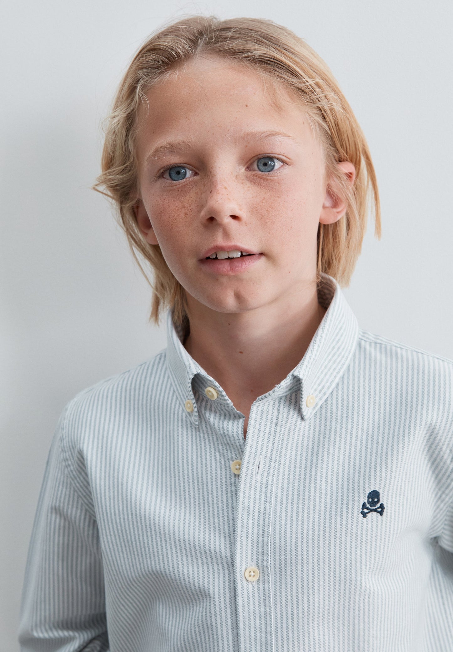 CAMISA OXFORD ÀS RISCAS