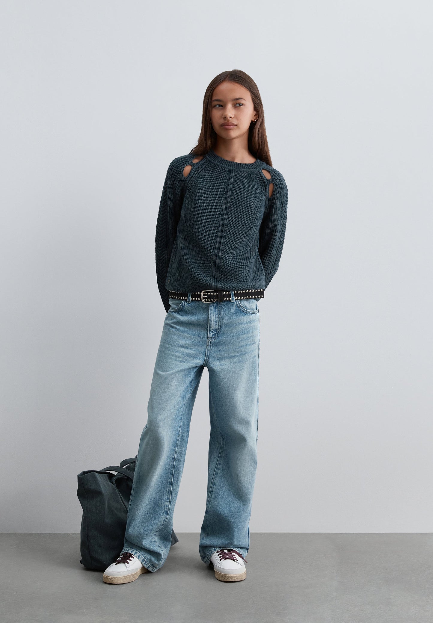 SWEATER DE MALHA COMBINADA COM ABERTURAS