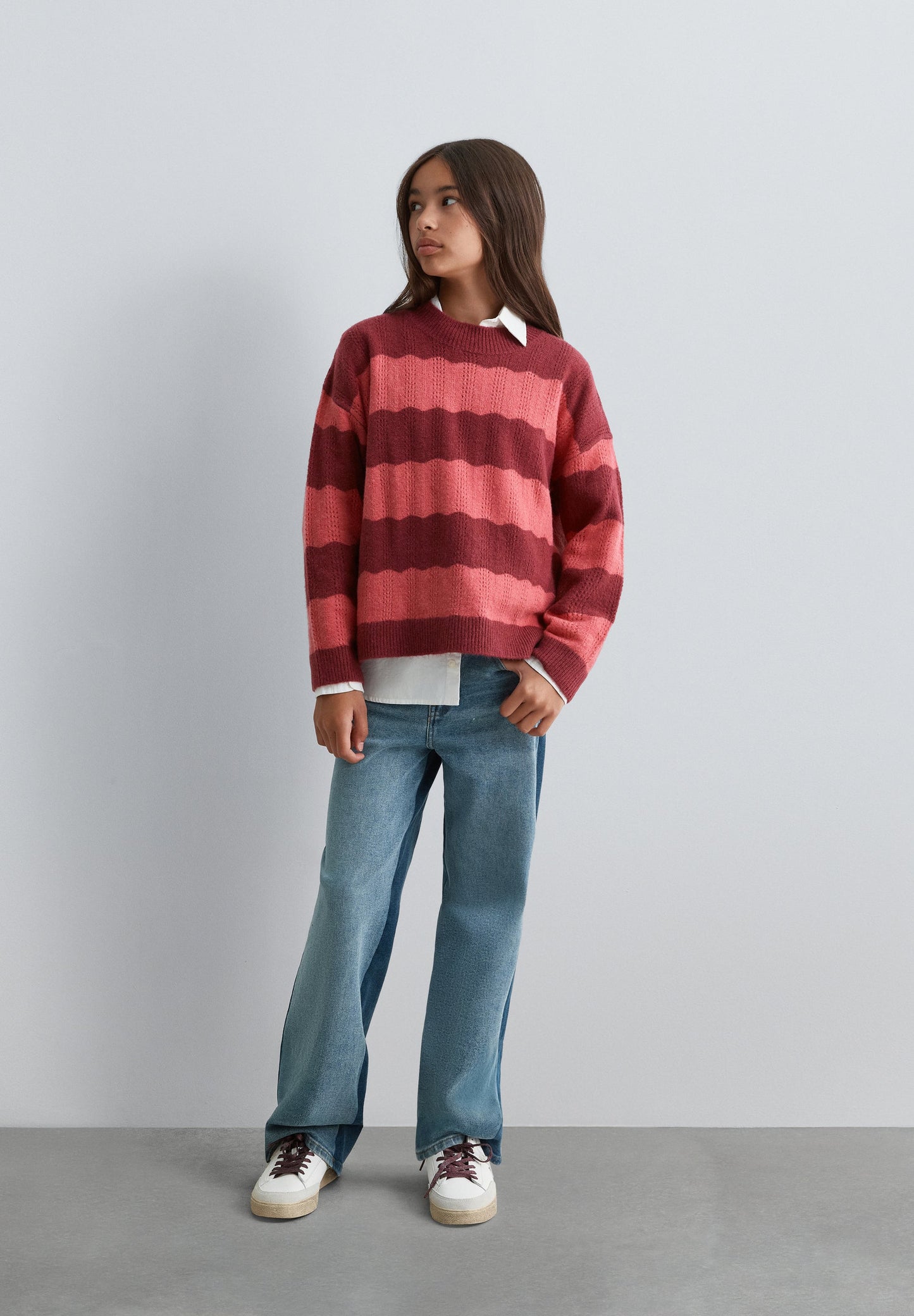 SWEATER DE MALHA COM RENDILHADO E ONDAS