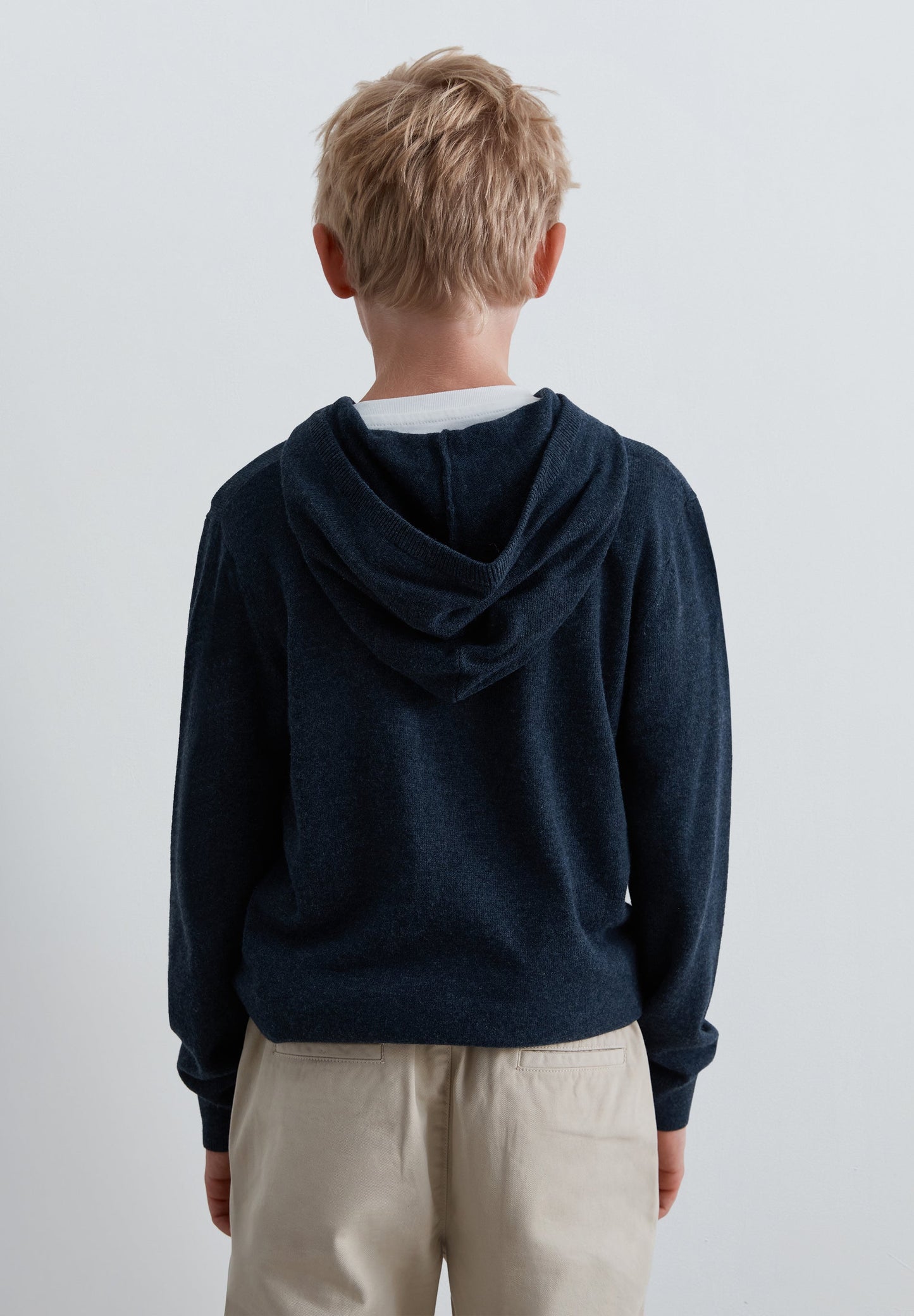 SWEATER TRICOT COM CAPUZ
