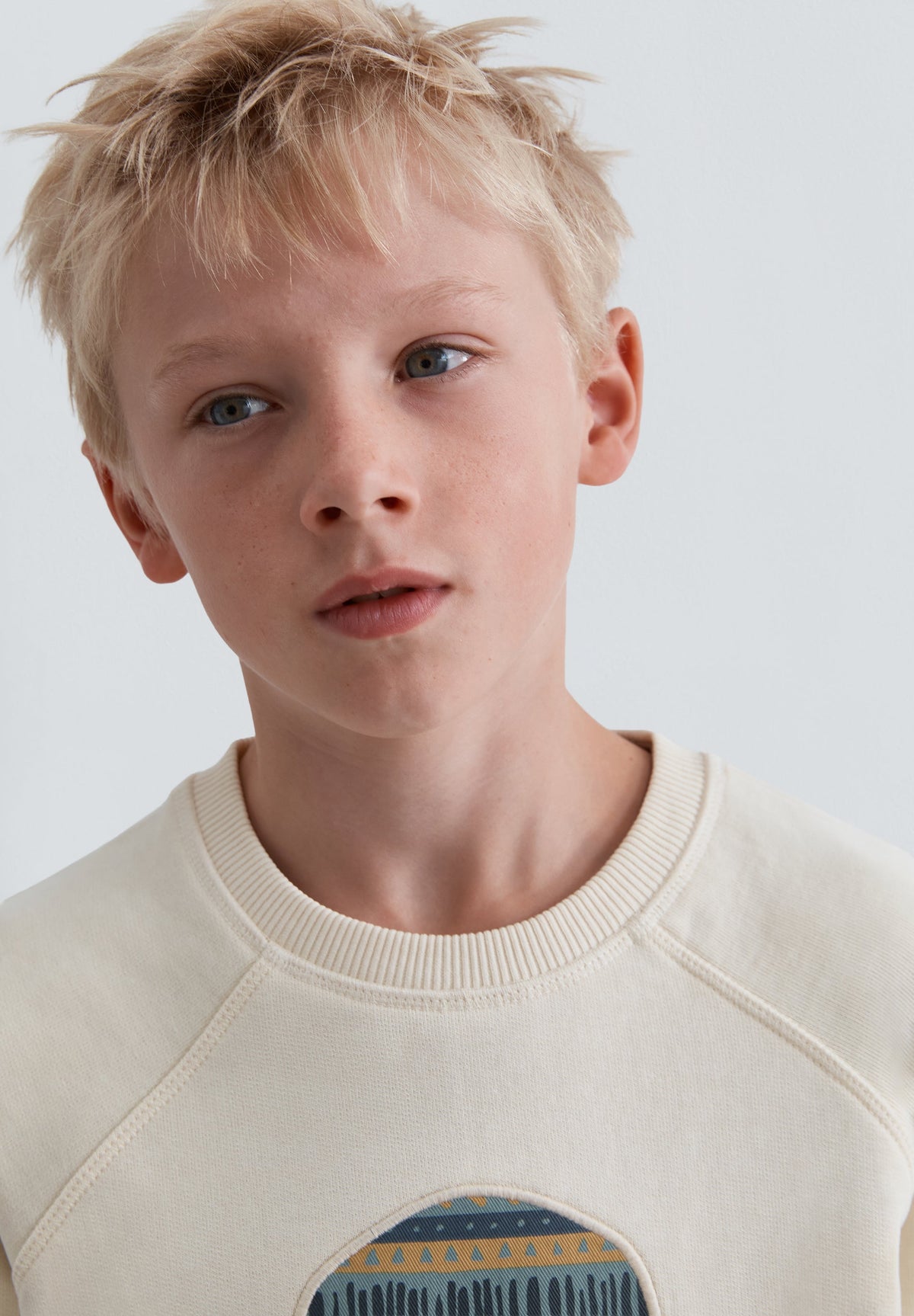 SWEATSHIRT COM SKULL À FRENTE