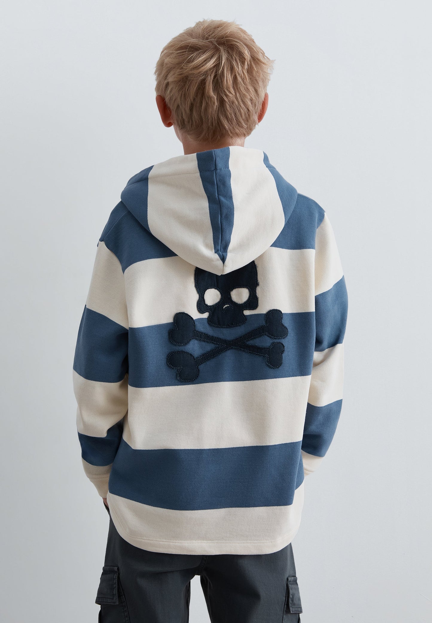 SWEATSHIRT ÀS RISCAS COM CAPUZ