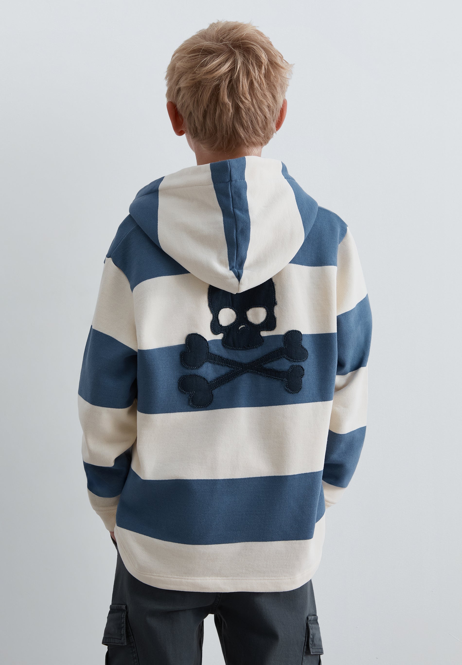 SWEATSHIRT ÀS RISCAS COM CAPUZ