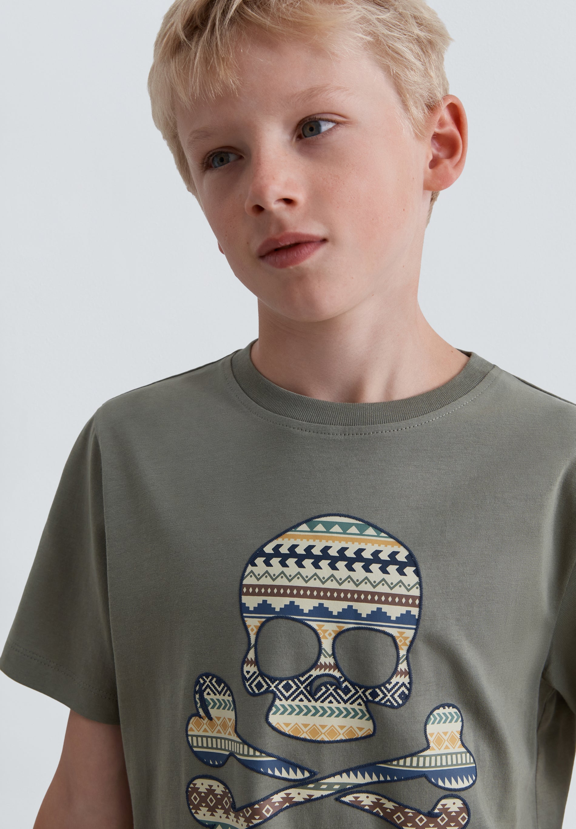 T-SHIRT SKULL COM PADRÃO
