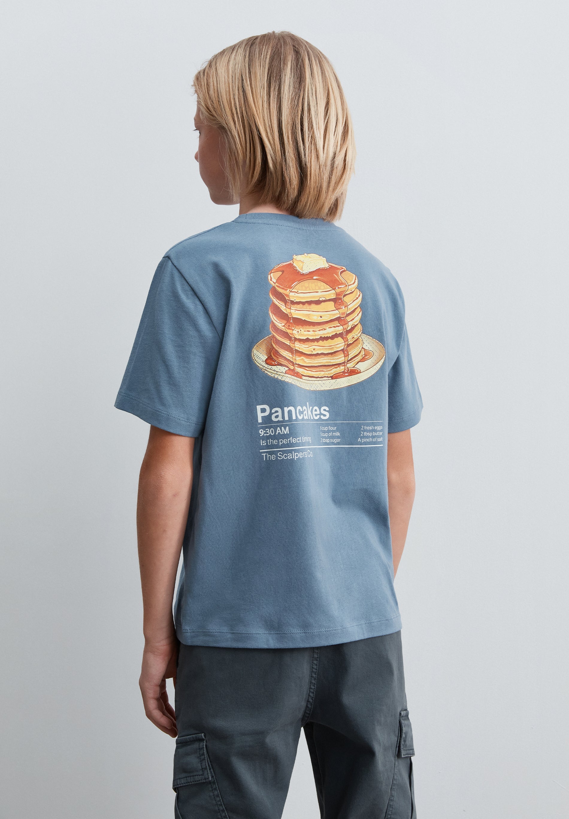 T-SHIRT COM PADRÃO PANCAKES