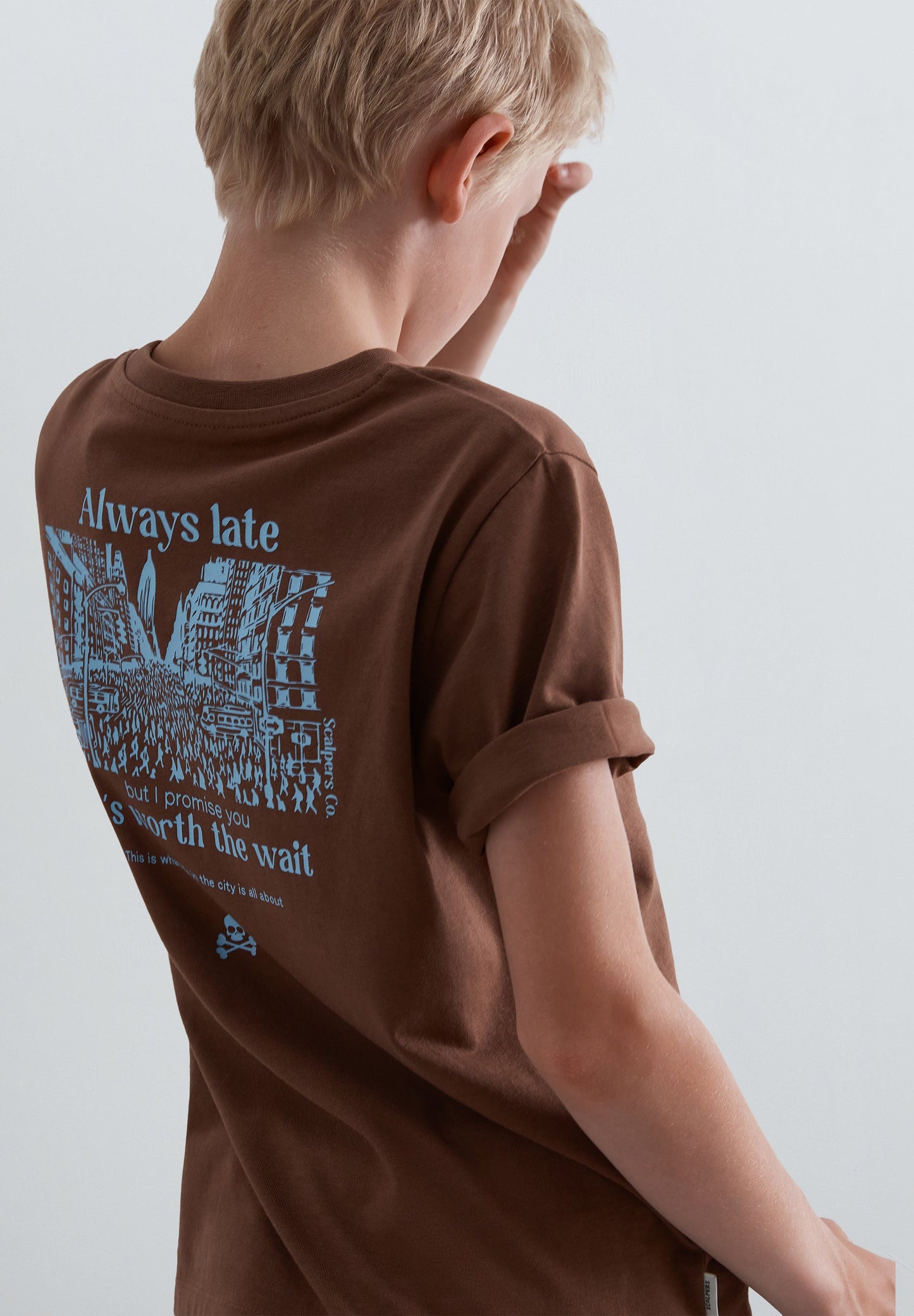 T-SHIRT COM PADRÃO WASHED