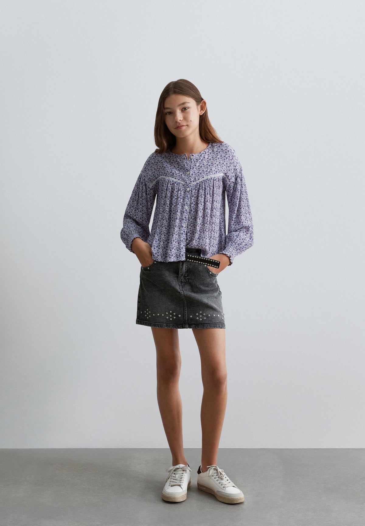 BLUSA COM PADRÃO FLORAL