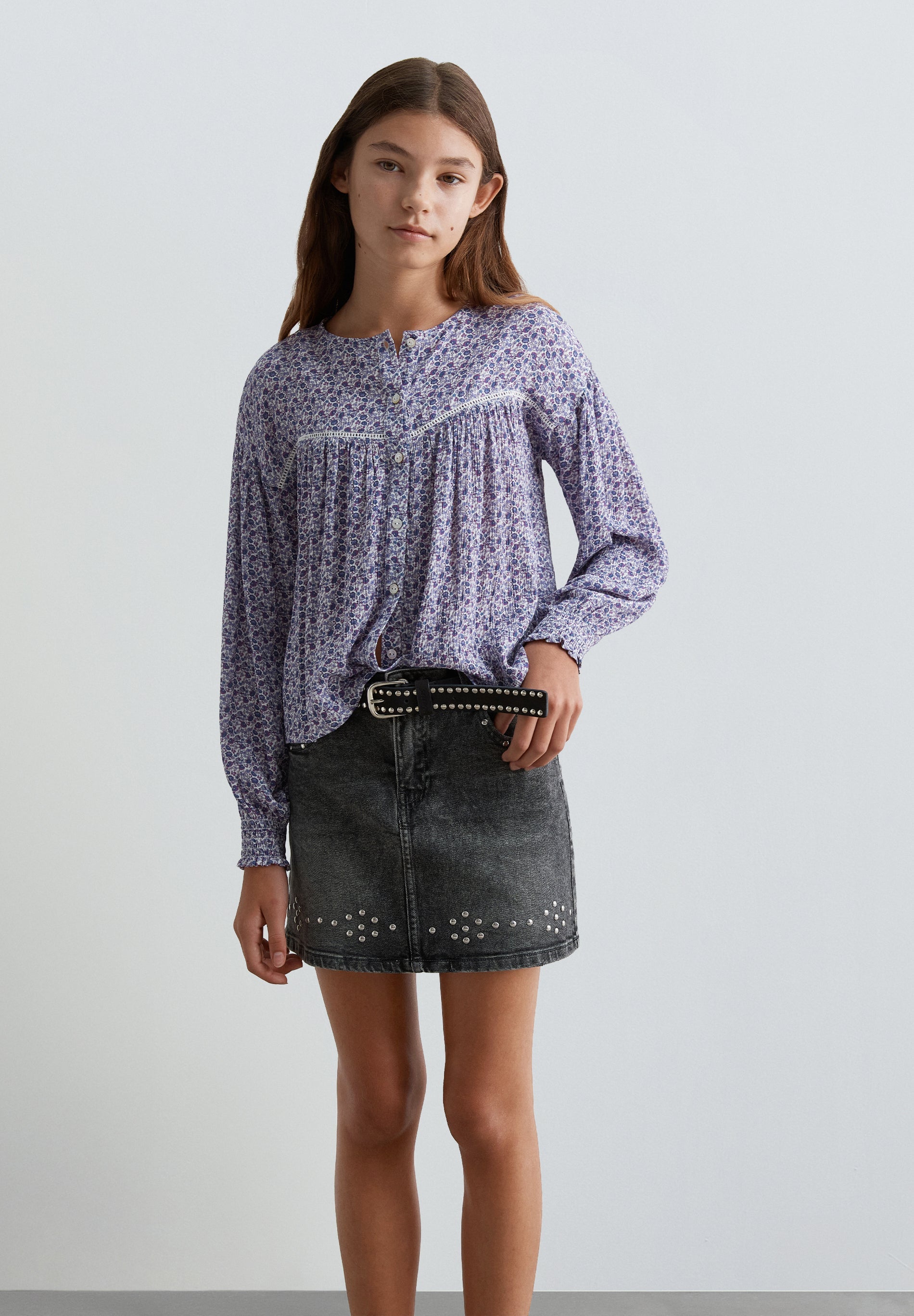 BLUSA COM PADRÃO FLORAL
