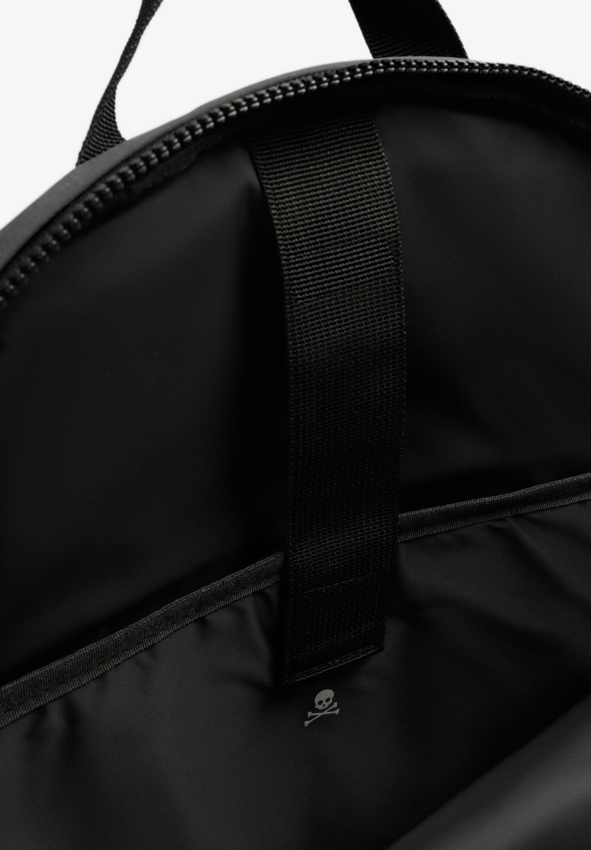 MOCHILA TÉCNICA COM BOLSO