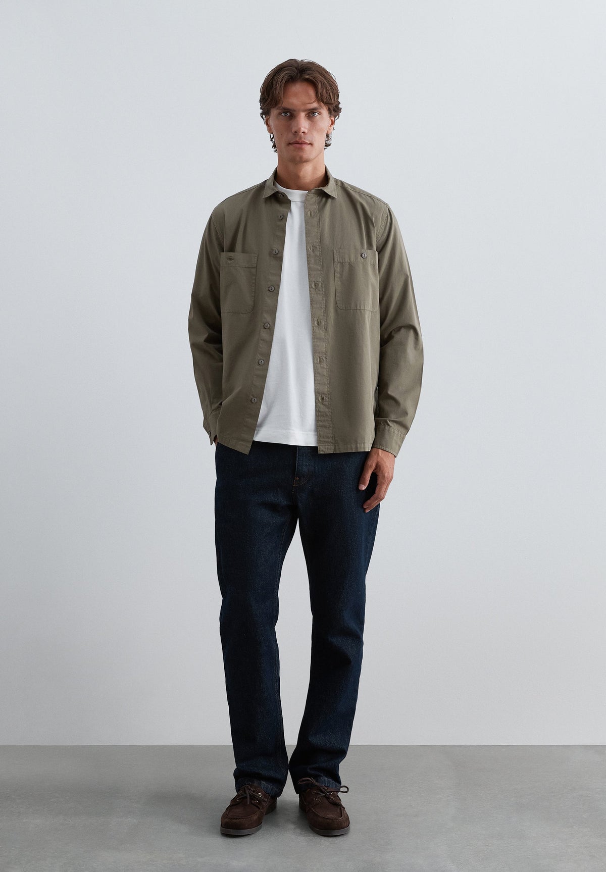 CAMISA RELAXED FIT COM BOLSOS