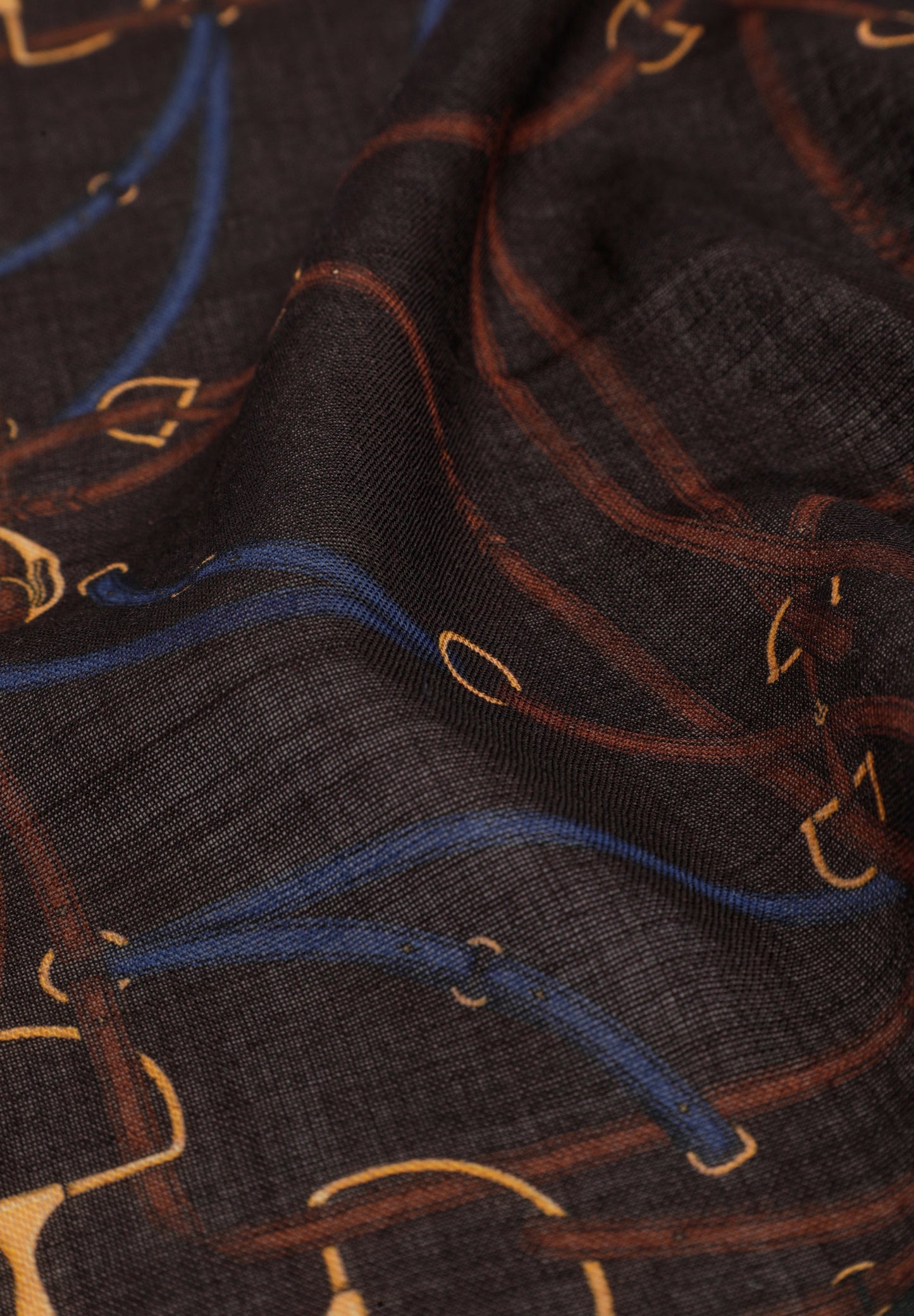 LENÇO DE LÃ COM ESTAMPADO EQUESTRE