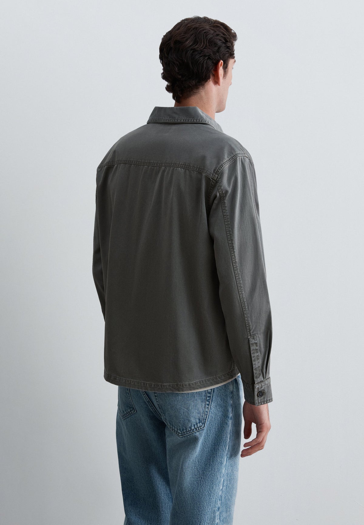 CAMISA COMPRIDA MILITAR COM BOLSOS