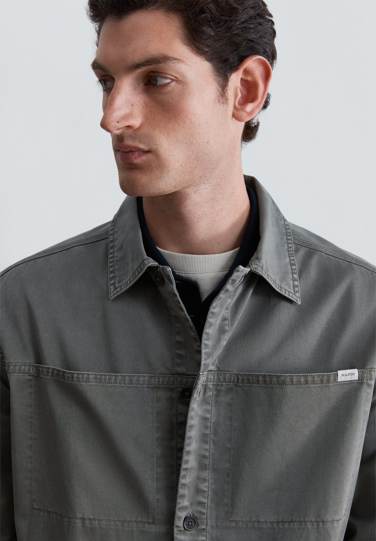 CAMISA COMPRIDA MILITAR COM BOLSOS